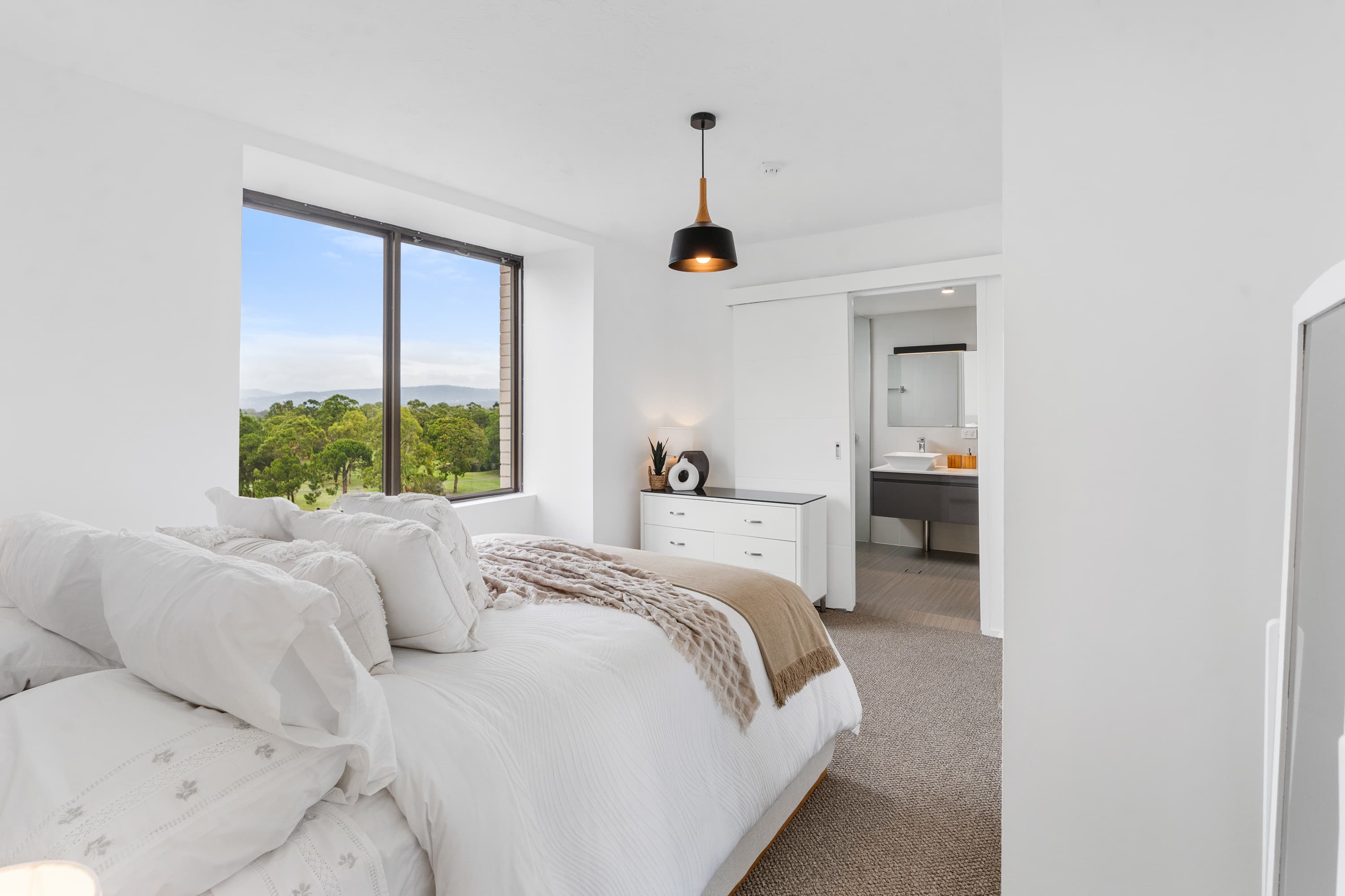 54/11 Fairway Drive, Clear Island Waters, Clear Island Waters — photo 1 of 6