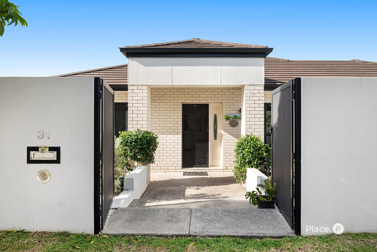 31 Gumdale Street, Wakerley - Image 1