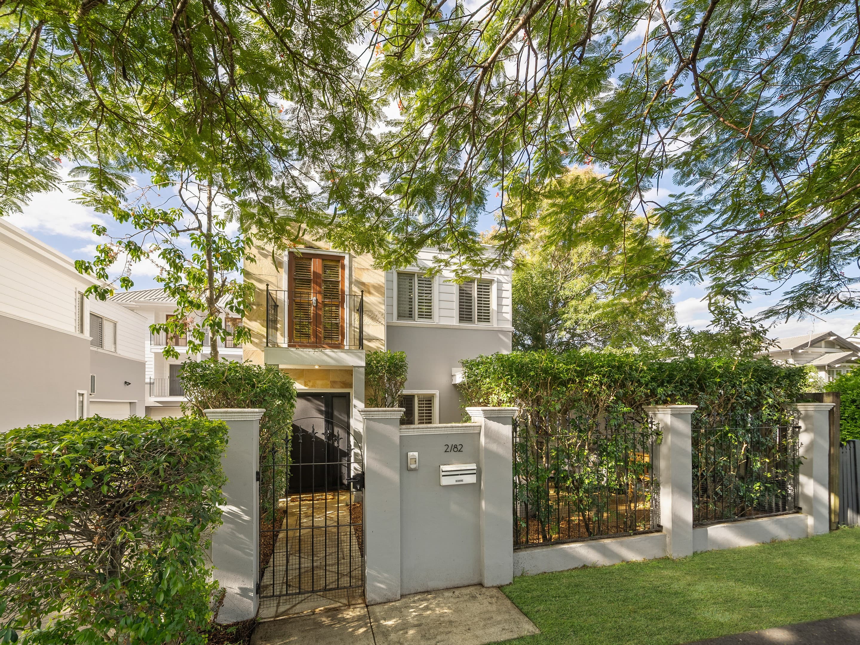 2/82 Jackson Street, Hamilton — photo 1 of 5