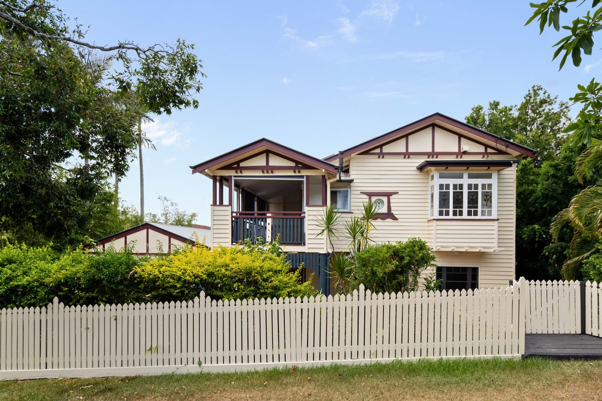 51 Woodhill Avenue, Coorparoo, Coorparoo — photo 1 of 5
