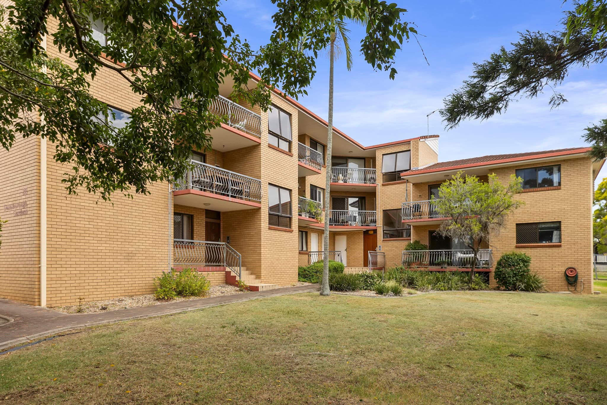 8/32 Gainsborough Street, Moorooka, Moorooka — photo 1 of 5