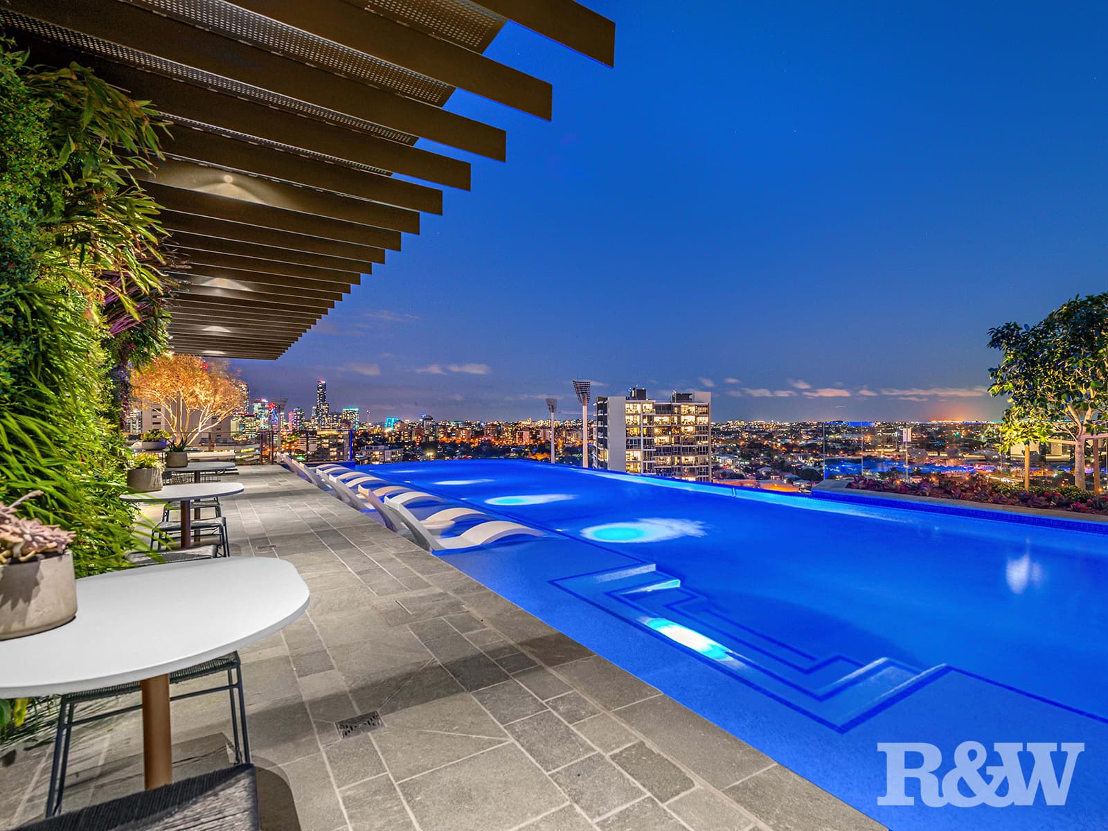 1705/62 Logan Road, Woolloongabba, Woolloongabba — photo 1 of 5