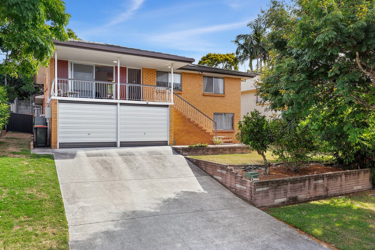 22 Danina Street, Mansfield, Mansfield — photo 1 of 5