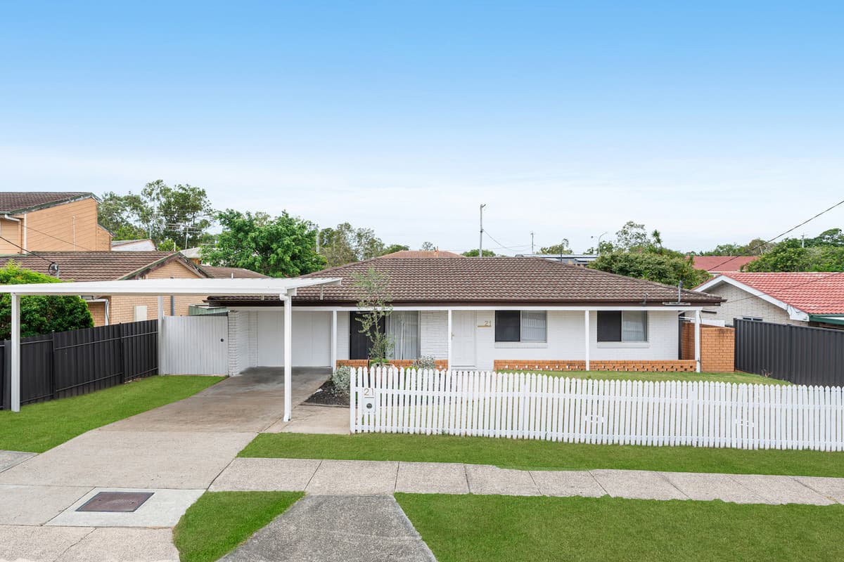 21 Brierty Street, Wynnum West, Wynnum West — photo 1 of 5