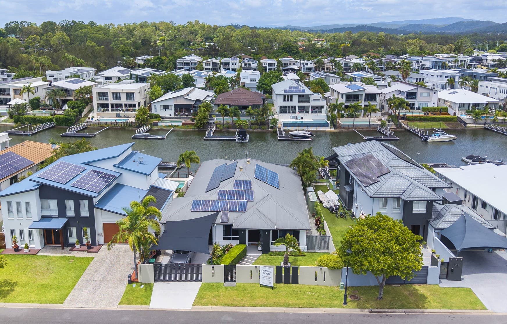 17 Harbourvue Court, Helensvale, Helensvale — photo 1 of 5