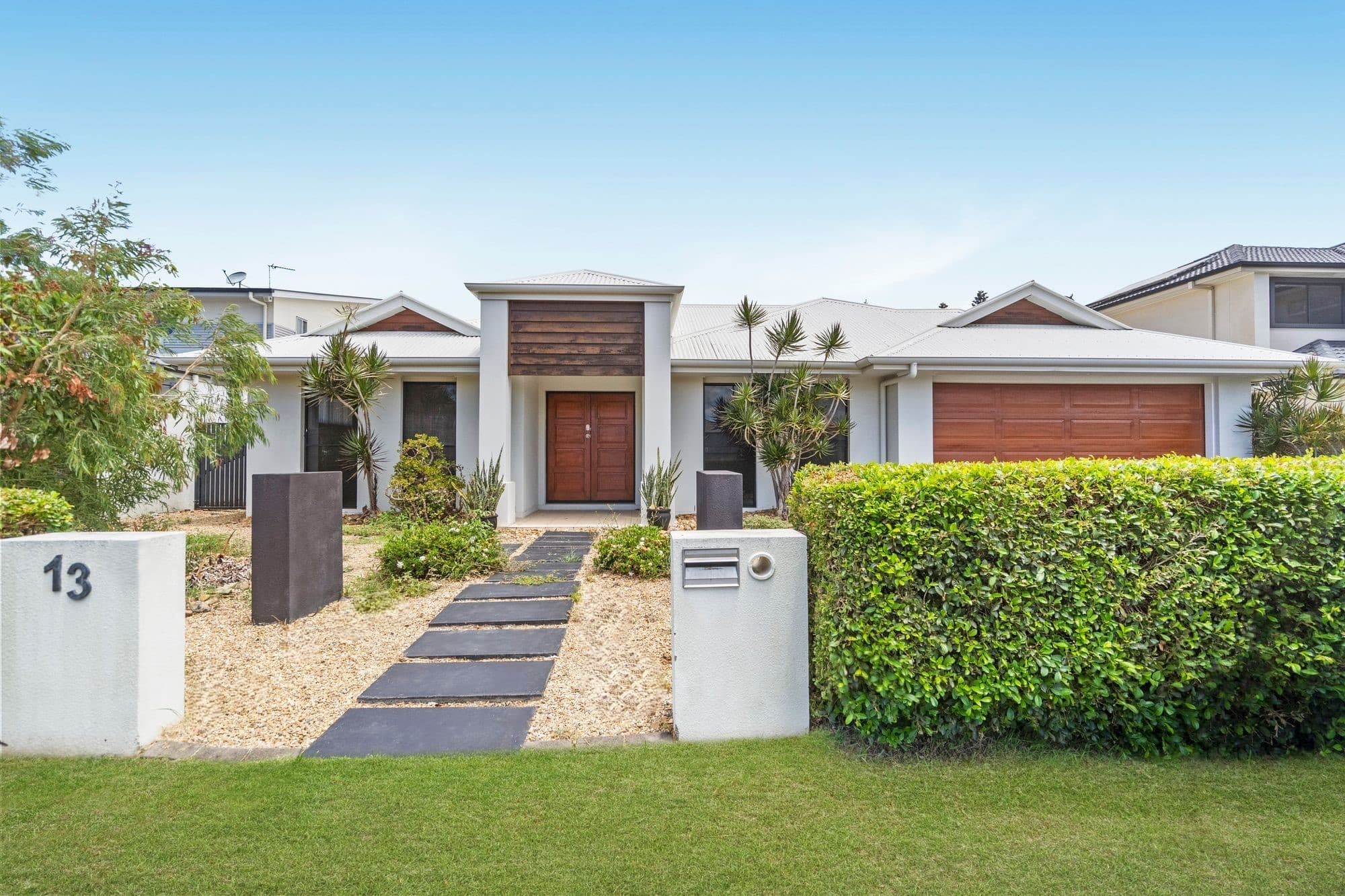 13 North Bank Court, Helensvale, Helensvale — photo 1 of 5