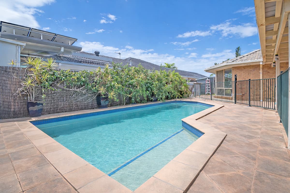 6 Castle Rock Street, Parkwood, Parkwood — photo 1 of 5