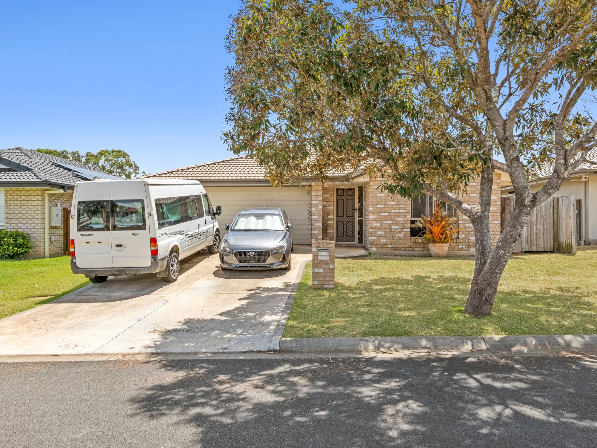11 Lizard Place, Redland Bay, Redland Bay — photo 1 of 5