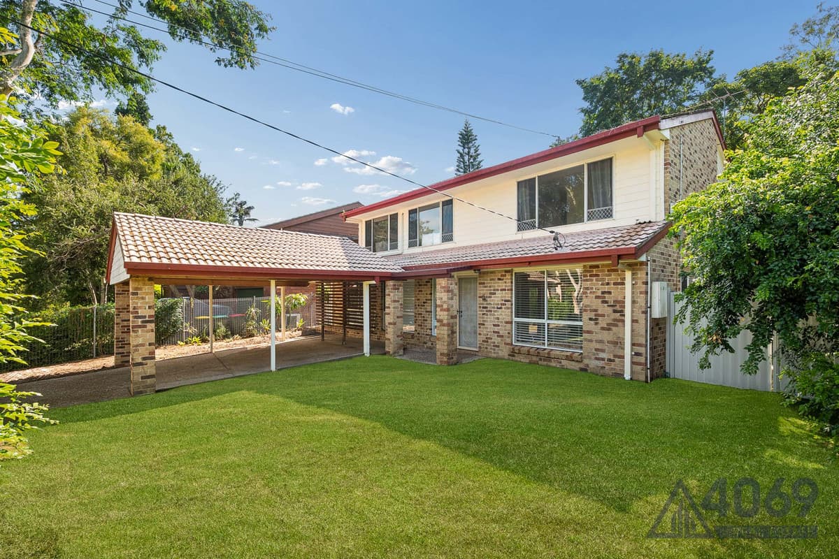 20 Aronia Street, Kenmore, Kenmore — photo 1 of 5