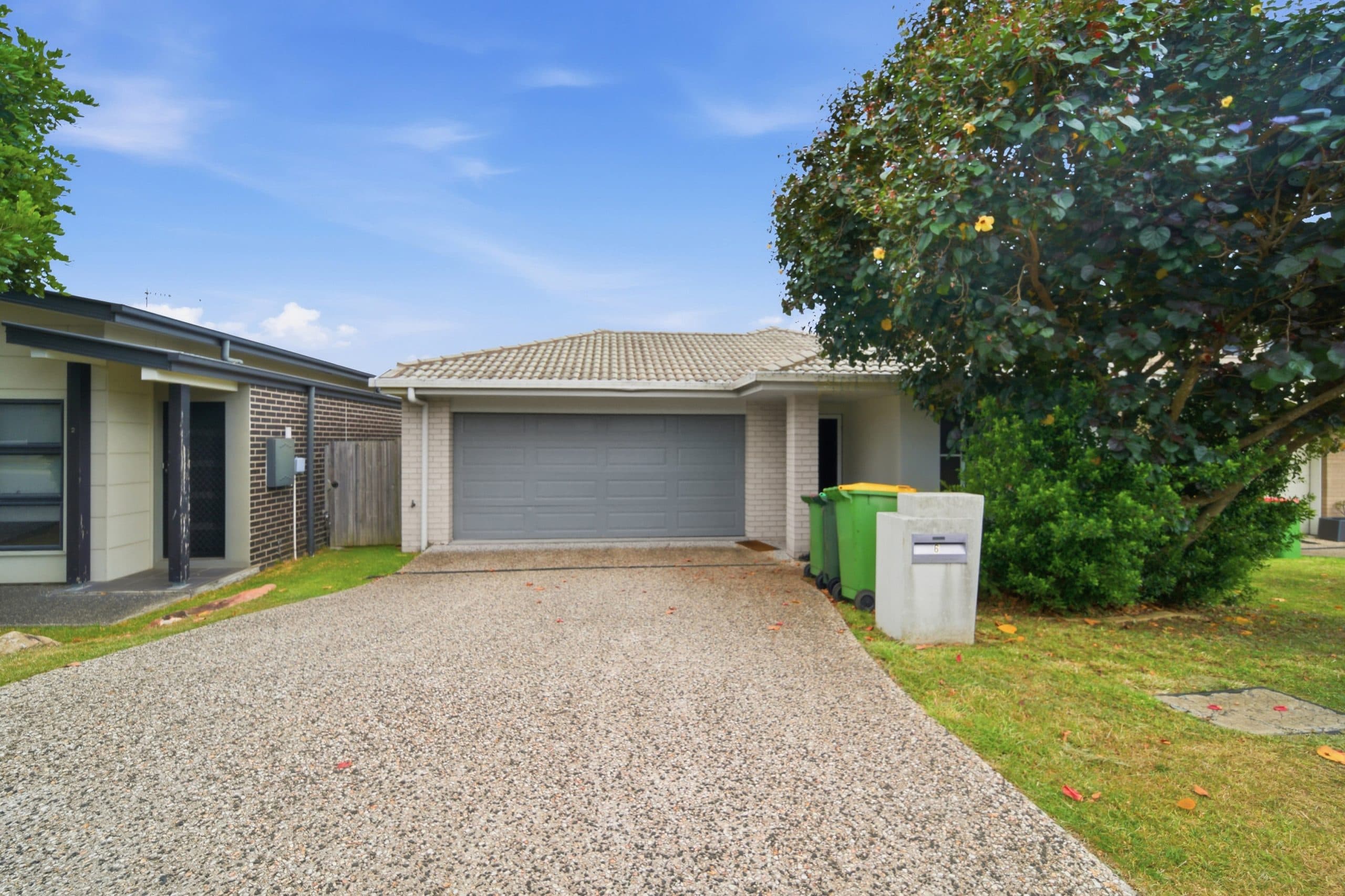 6 Saint Andrews Drive, Leichhardt, Leichhardt — photo 1 of 8