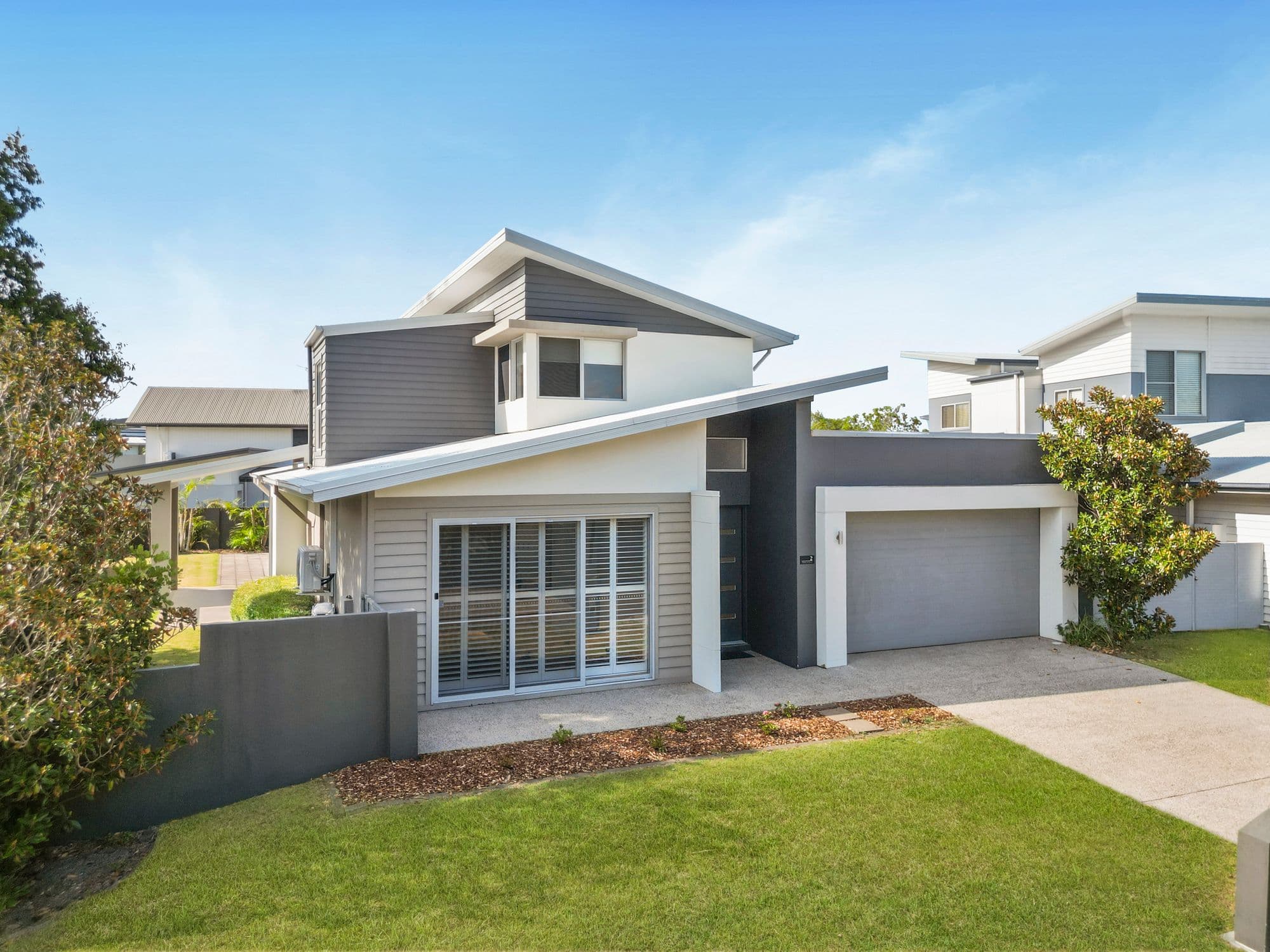 2 Ruthenium Court, Hope Island - Image 1