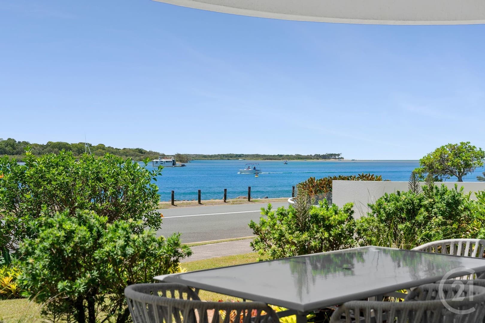 2/1 Howard Street, Noosaville — photo 1 of 5