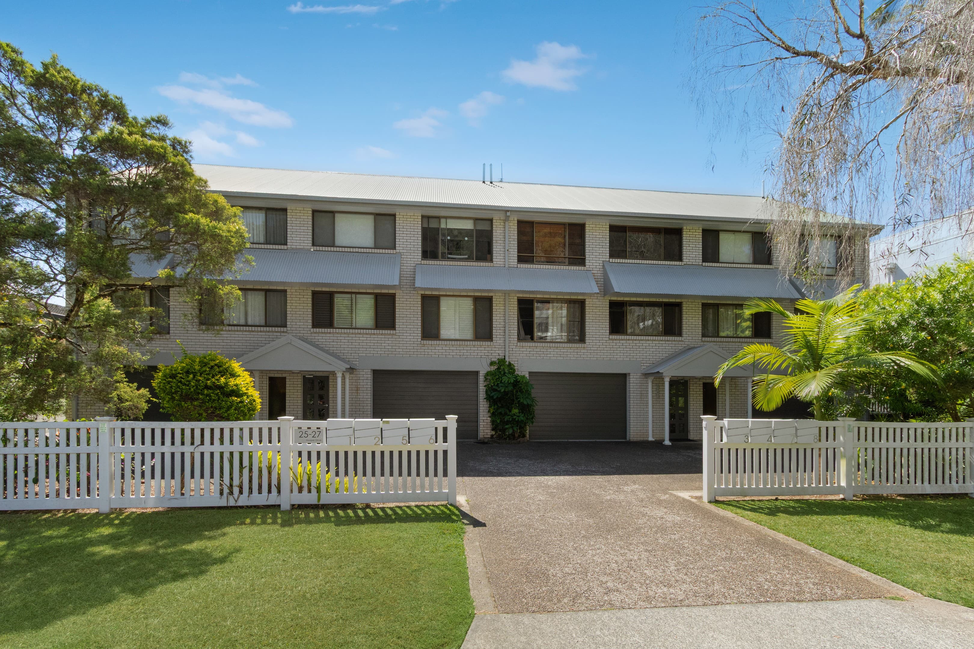 7/27 Hooper Drive, Currumbin, Currumbin — photo 1 of 5