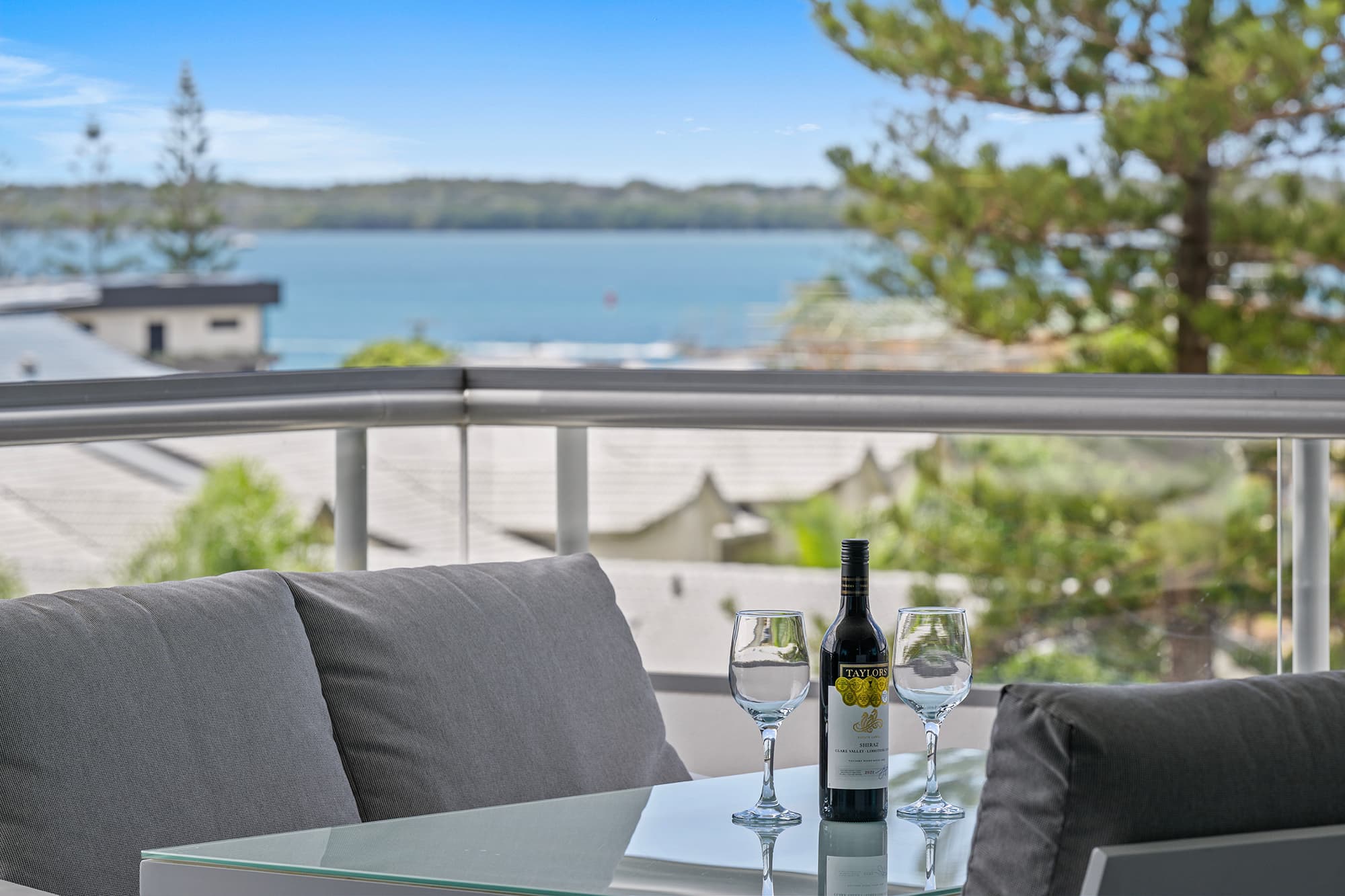 28 Bayview Street, Runaway Bay, Runaway Bay — photo 1 of 5