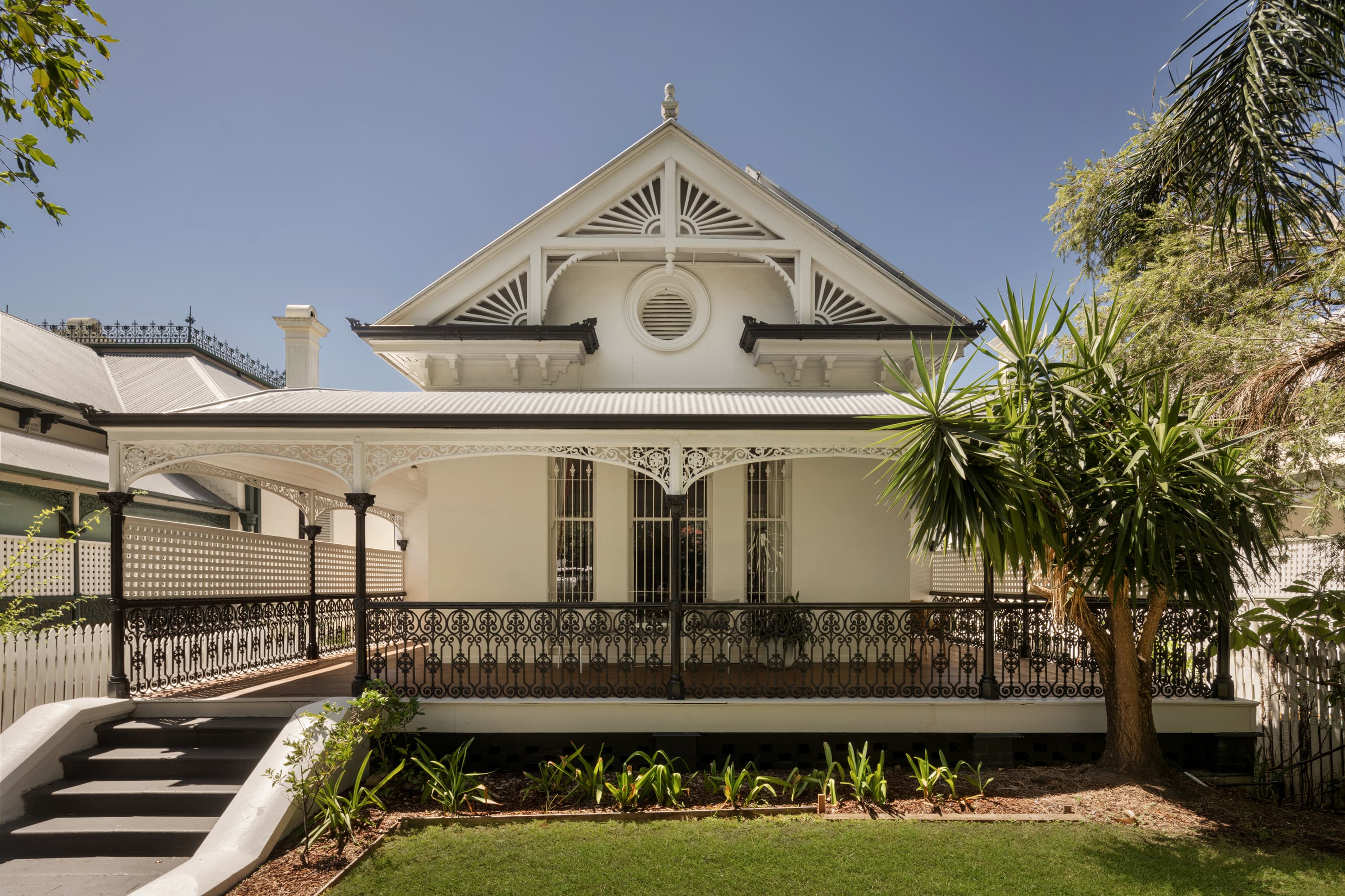 38 Moreton Street, New Farm, New Farm — photo 1 of 5