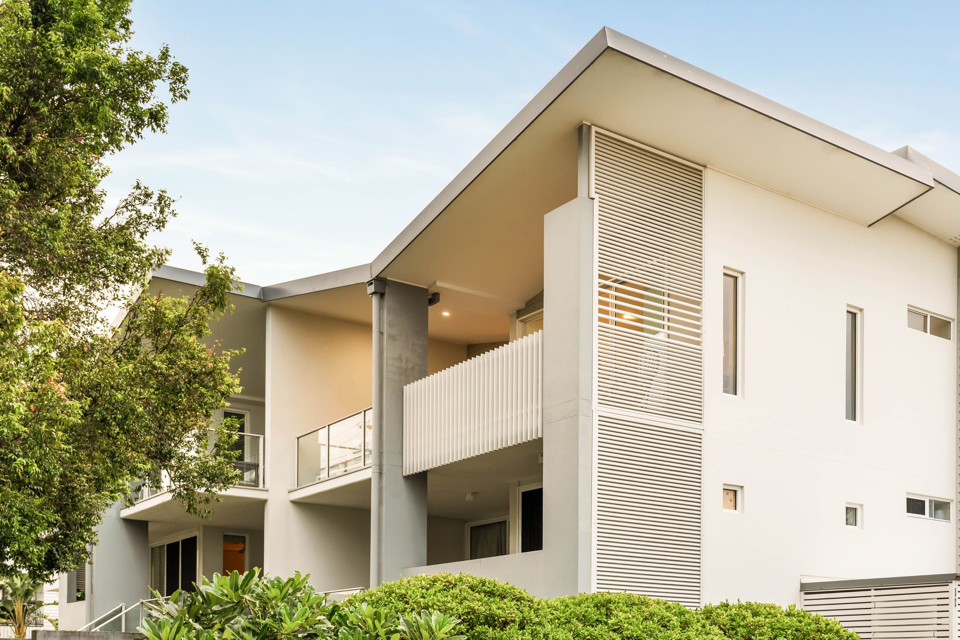 6/30 Second Avenue, Sandgate, Sandgate — photo 1 of 5