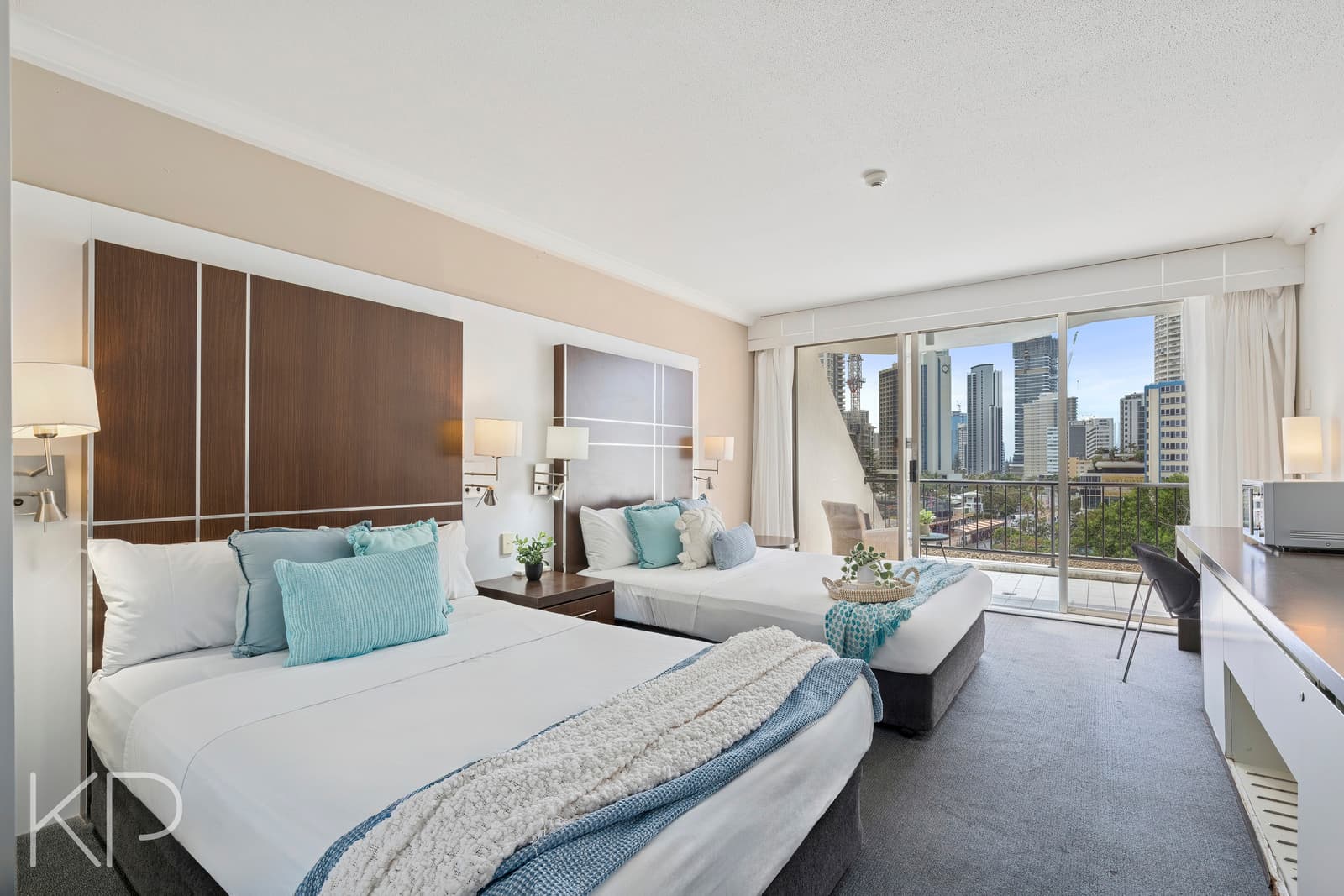 511/22 View Avenue, Surfers Paradise - Image 1
