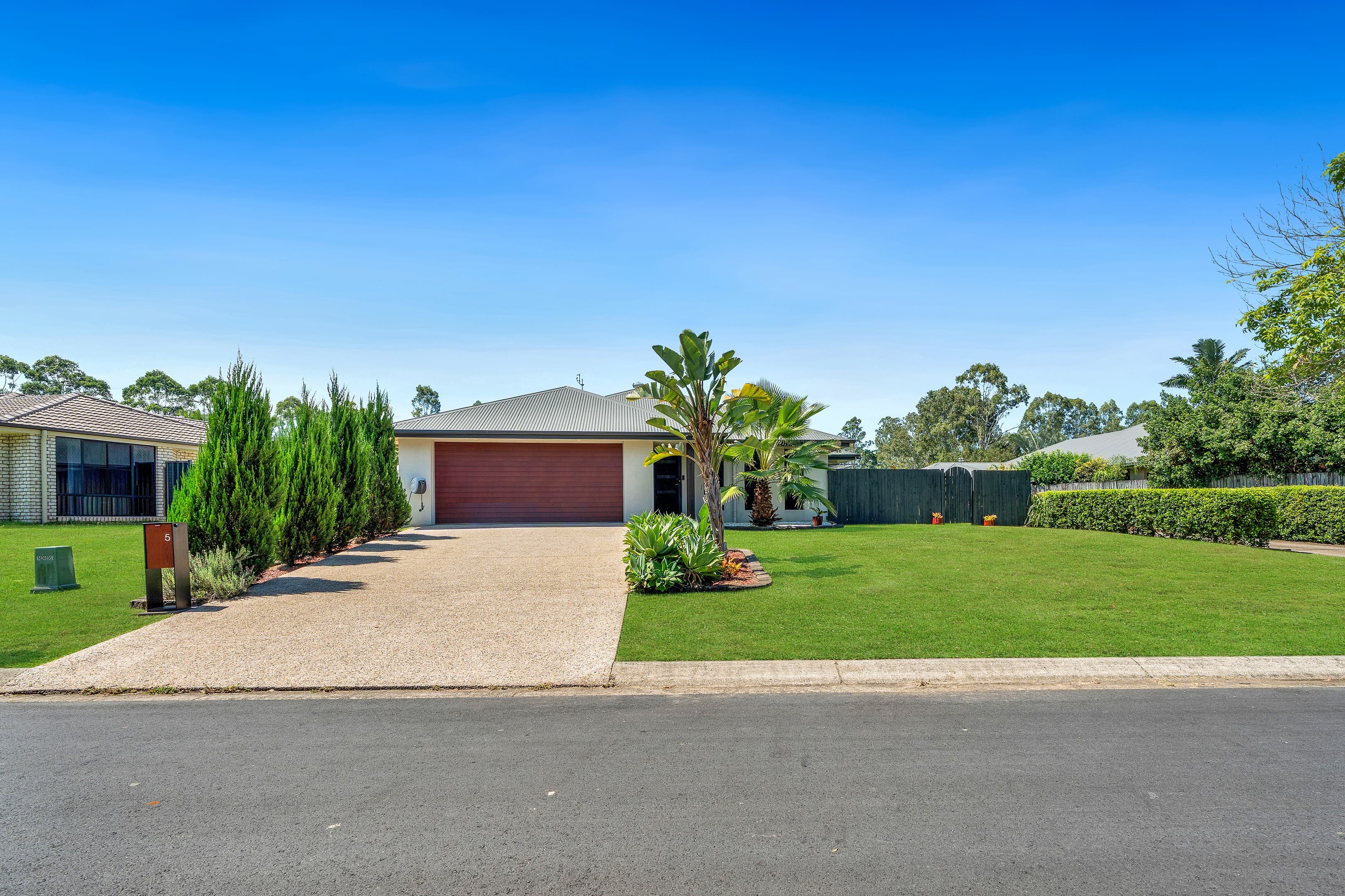 5 Dixon Court, Mooloolah Valley, Mooloolah Valley — photo 1 of 5
