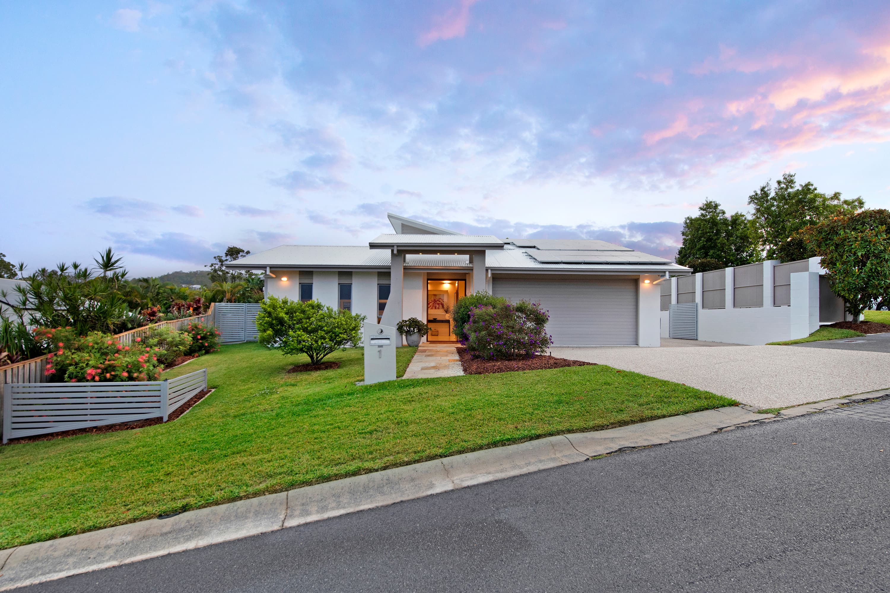 1 Peregrine Street, Reedy Creek — photo 1 of 5