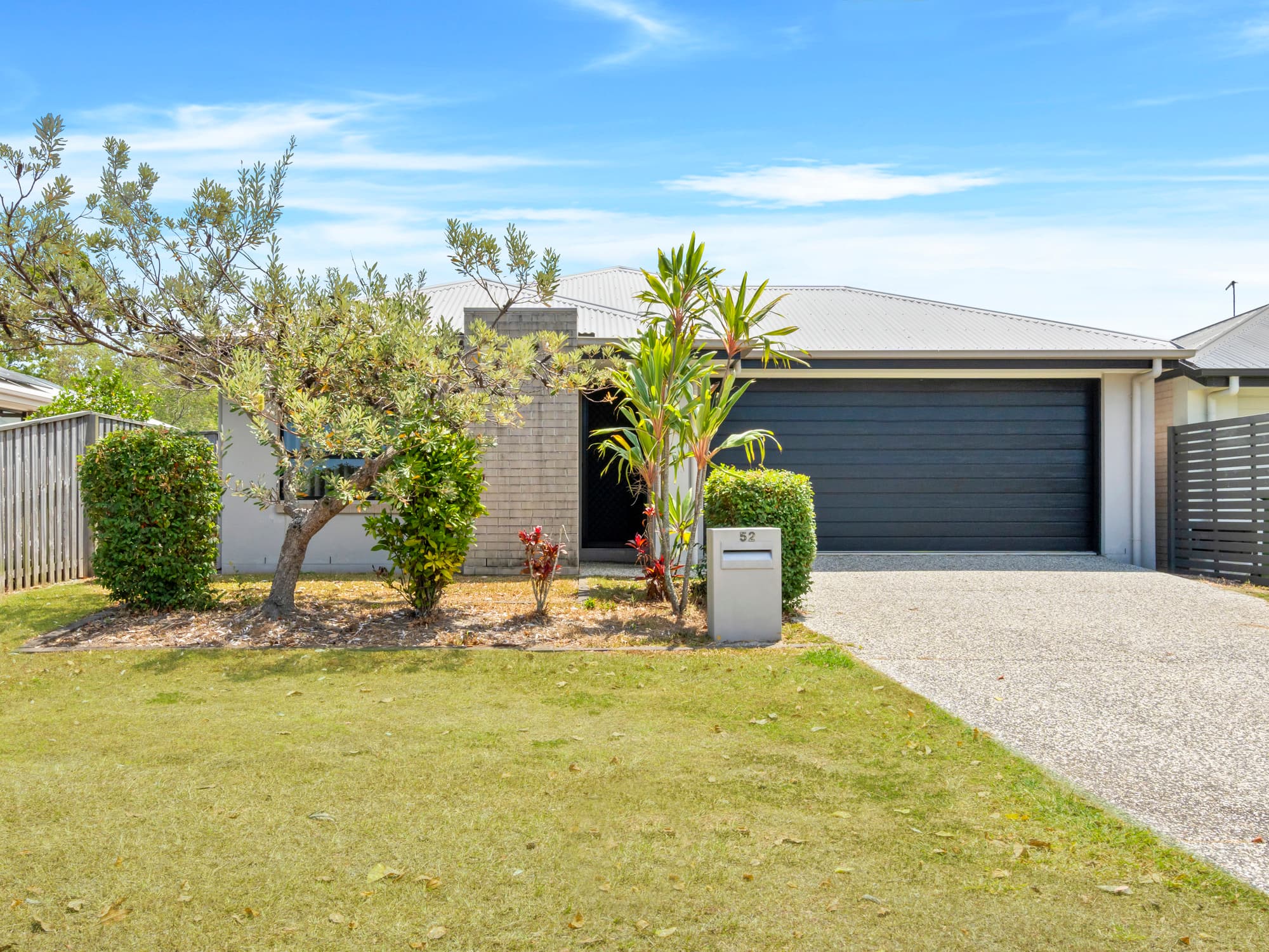 52 Ellabay Crescent, Redland Bay, Redland Bay — photo 1 of 5