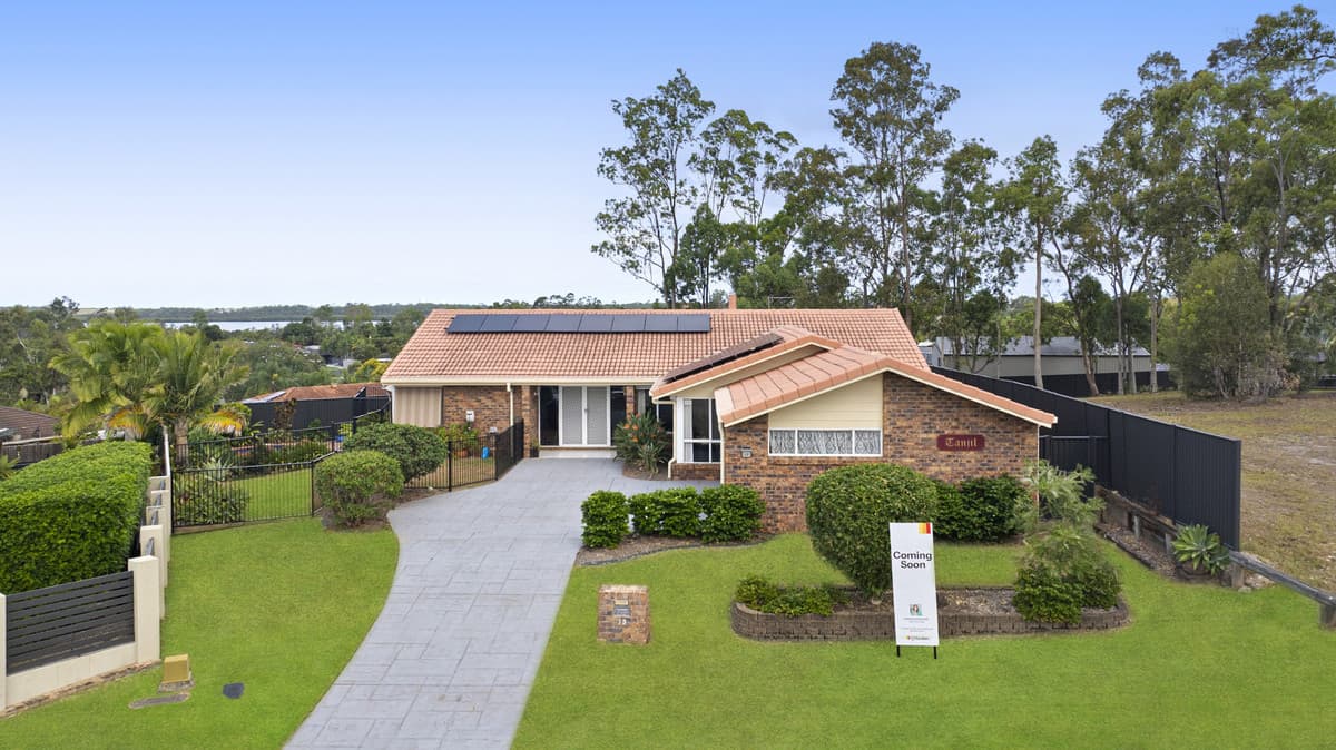 13 Katoomba Court, Helensvale, Helensvale — photo 1 of 5
