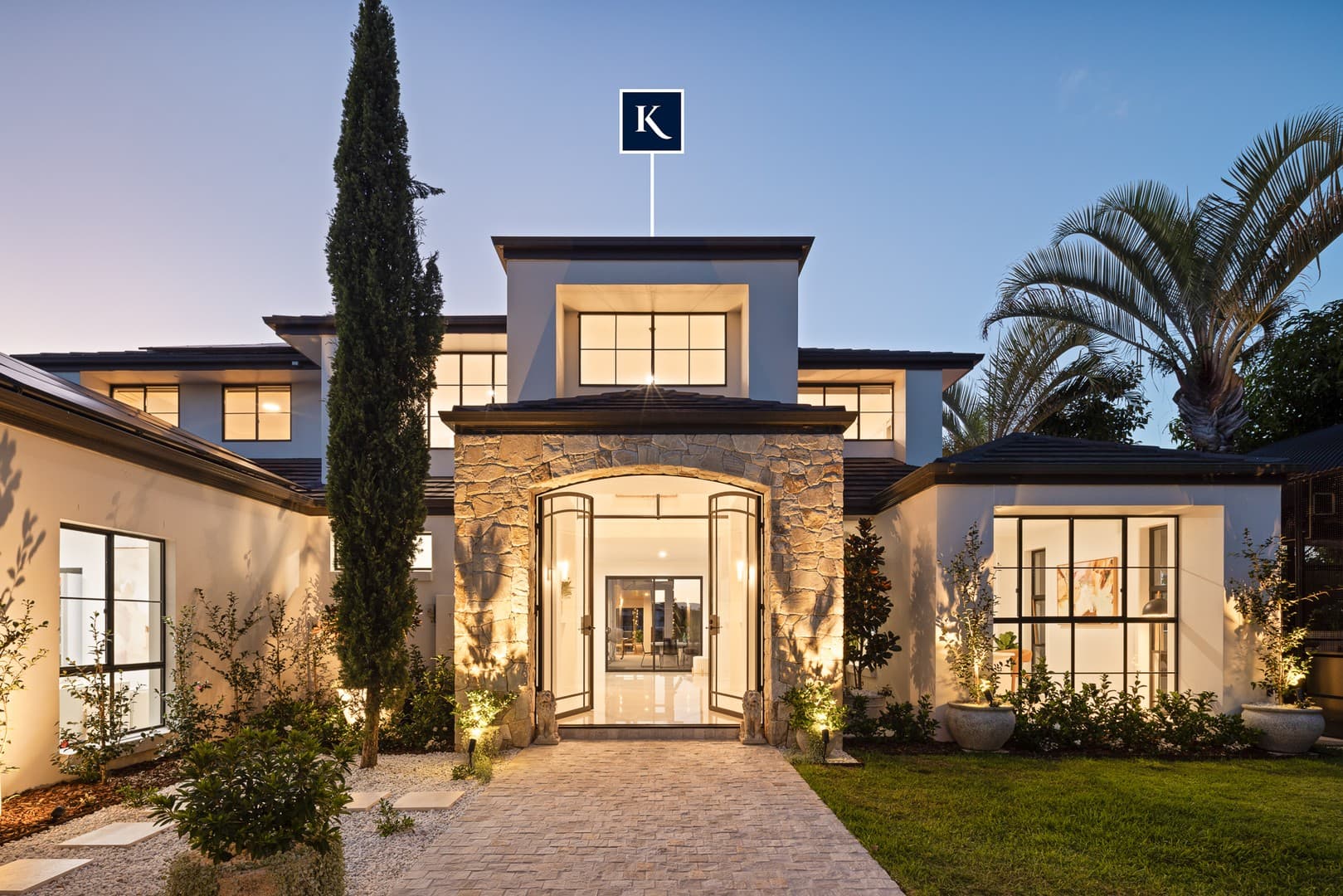 48 Clipper Boulevard, Clear Island Waters - Image 1