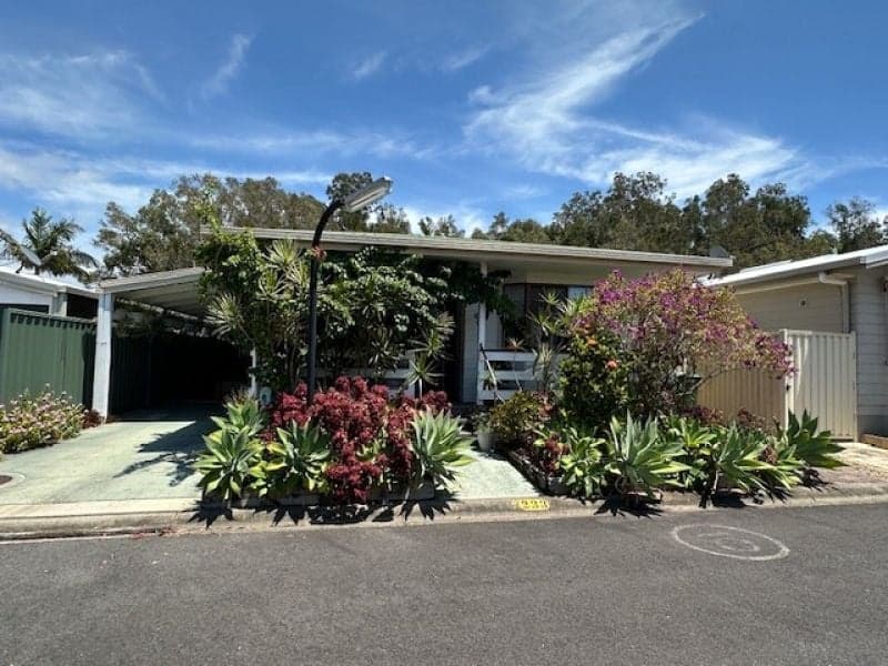233/22 Hansford Road, Coombabah — photo 1 of 5