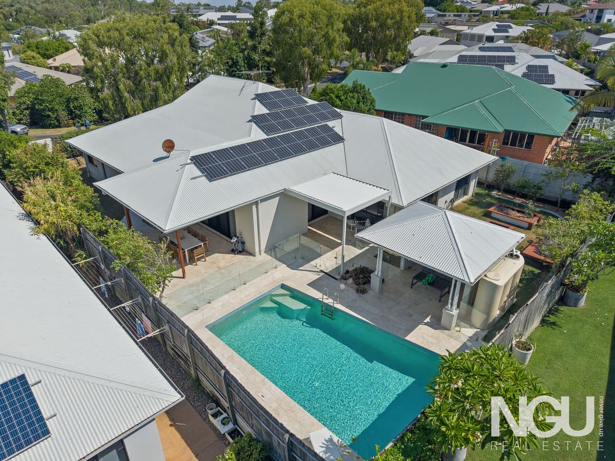 10 Melaleuca Crescent, Sinnamon Park, Sinnamon Park — photo 1 of 5