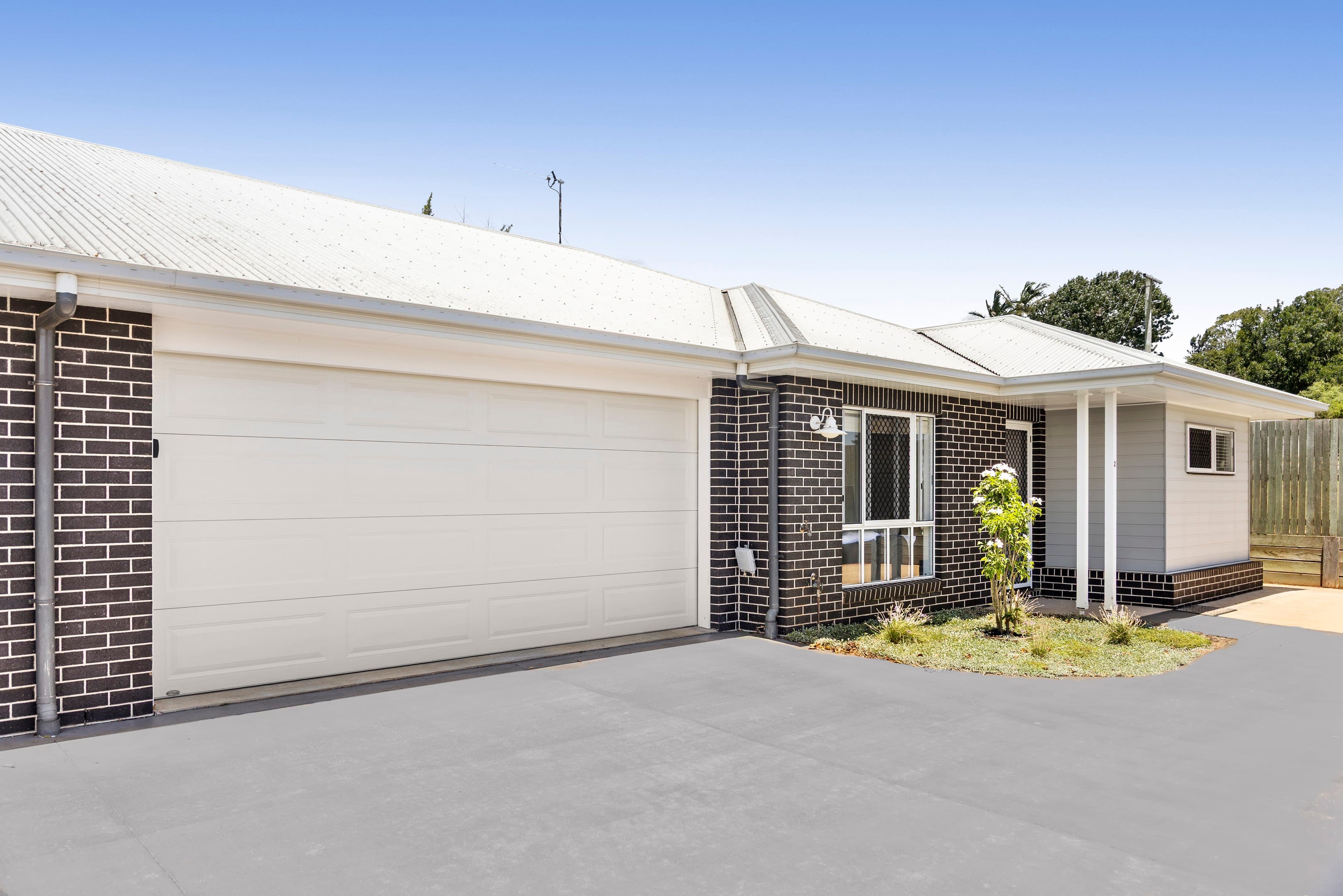 2/208B South Street, South Toowoomba, South Toowoomba — photo 1 of 5