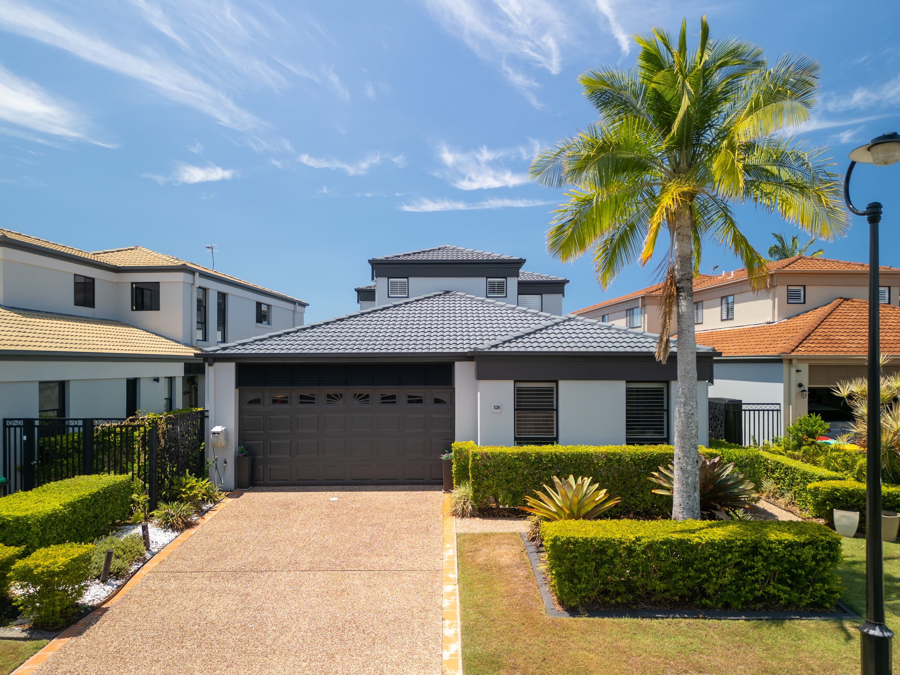 526 Oyster Cove Promenade, Helensvale, Helensvale — photo 1 of 5