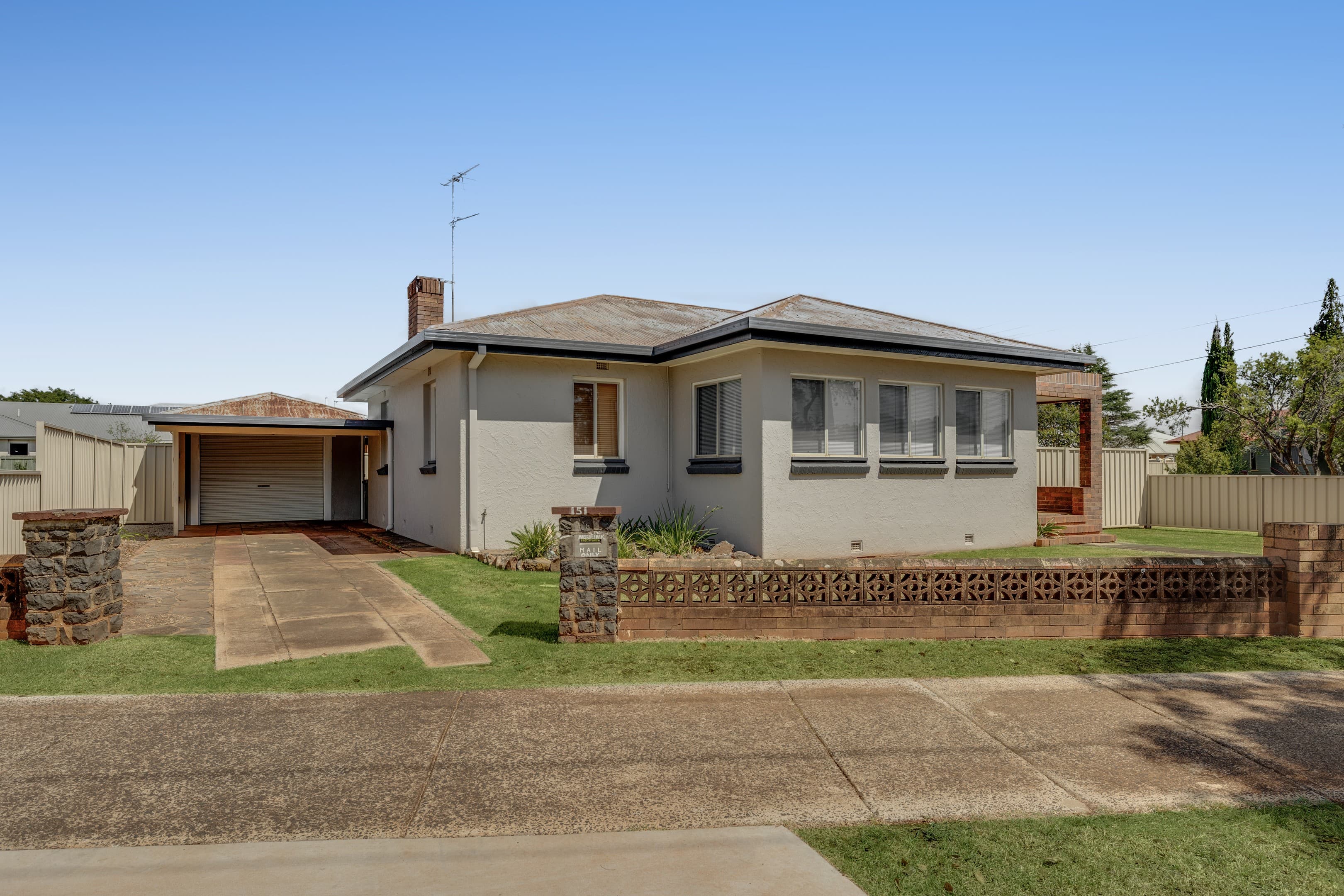 151 Anzac Avenue, Harristown, Harristown — photo 1 of 5