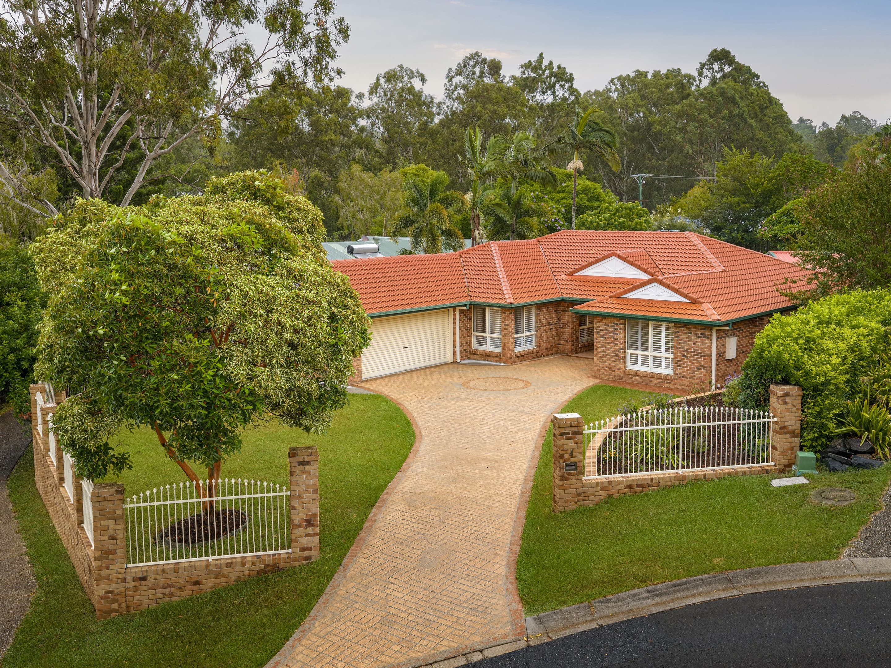4 Earle Court, Brookfield, Brookfield — photo 1 of 5