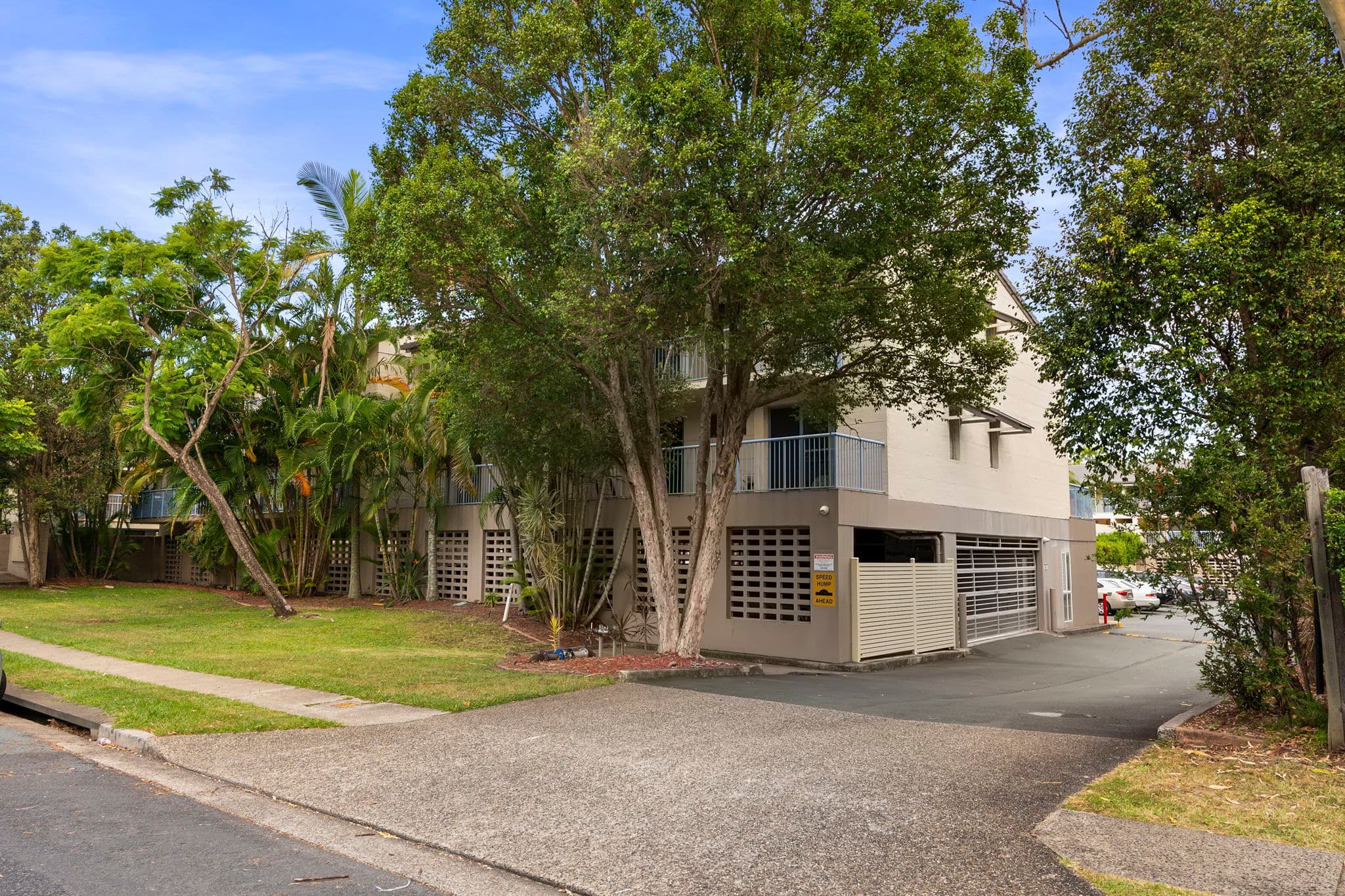 17/2 Waverley Road, Taringa, Taringa — photo 1 of 5
