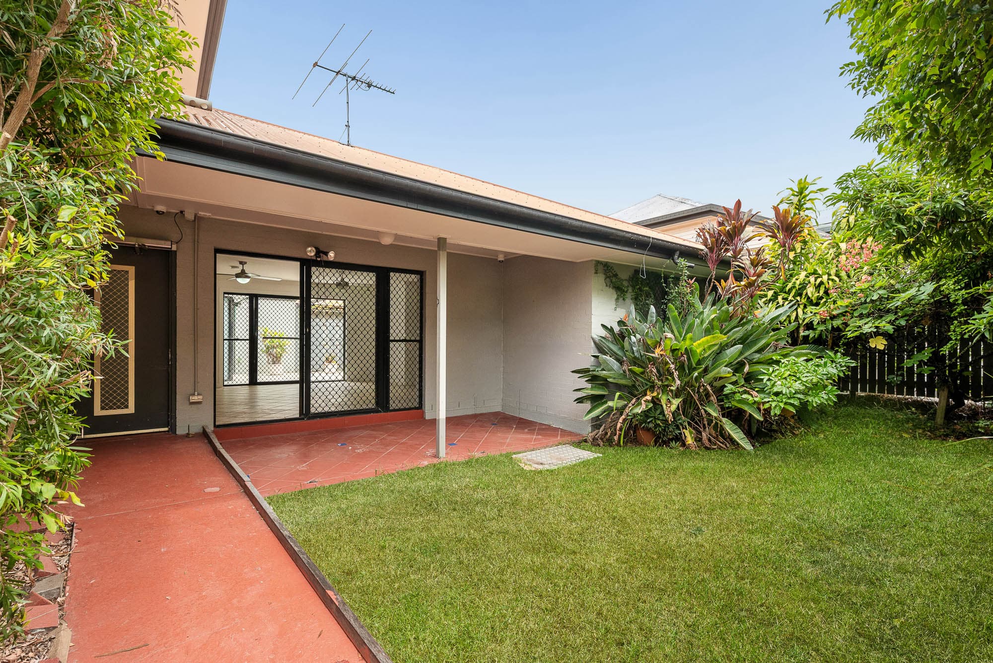 1/81 Ison Street, Morningside, Morningside — photo 1 of 5