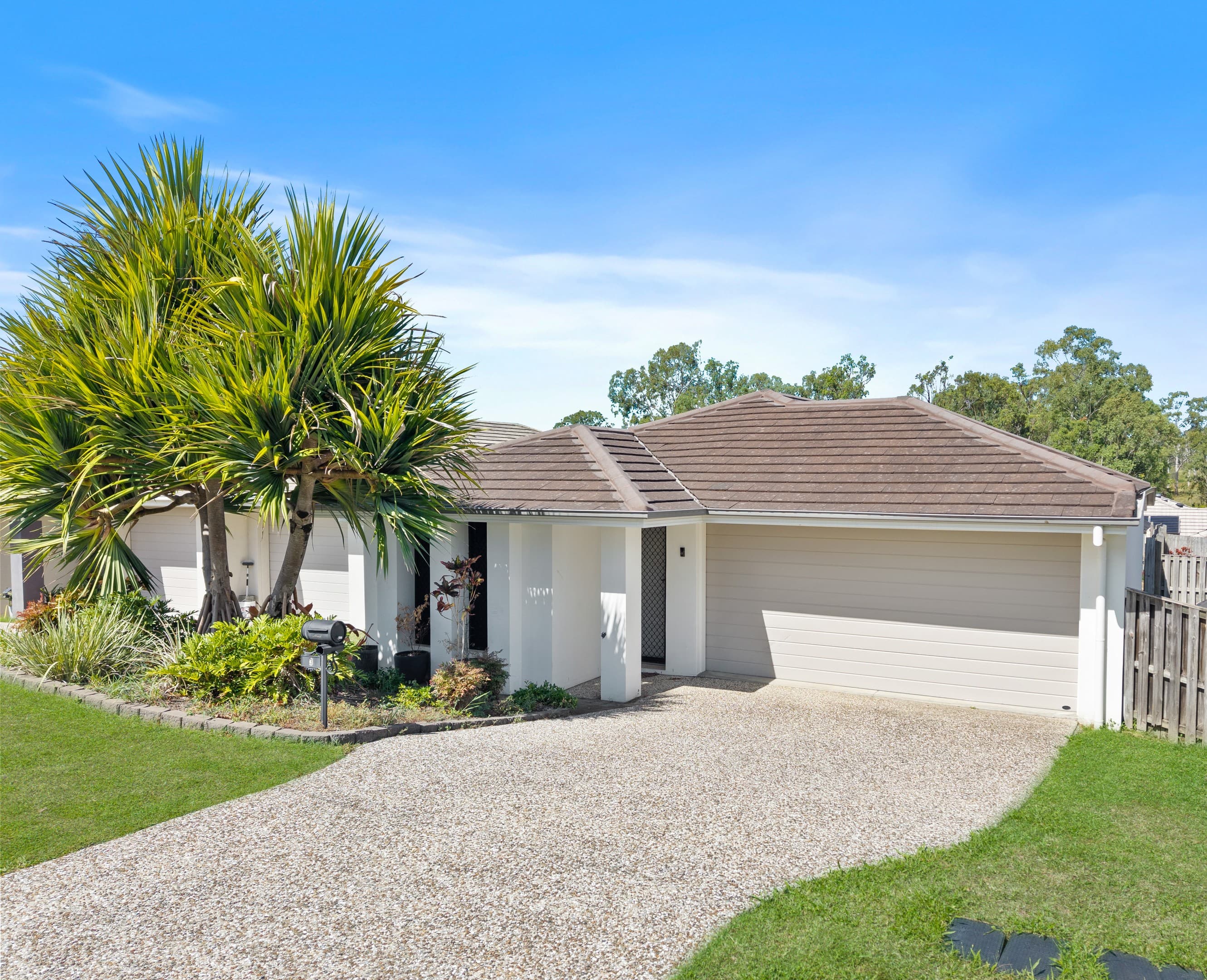 3 Wyndham Circuit, Holmview, Holmview — photo 1 of 5