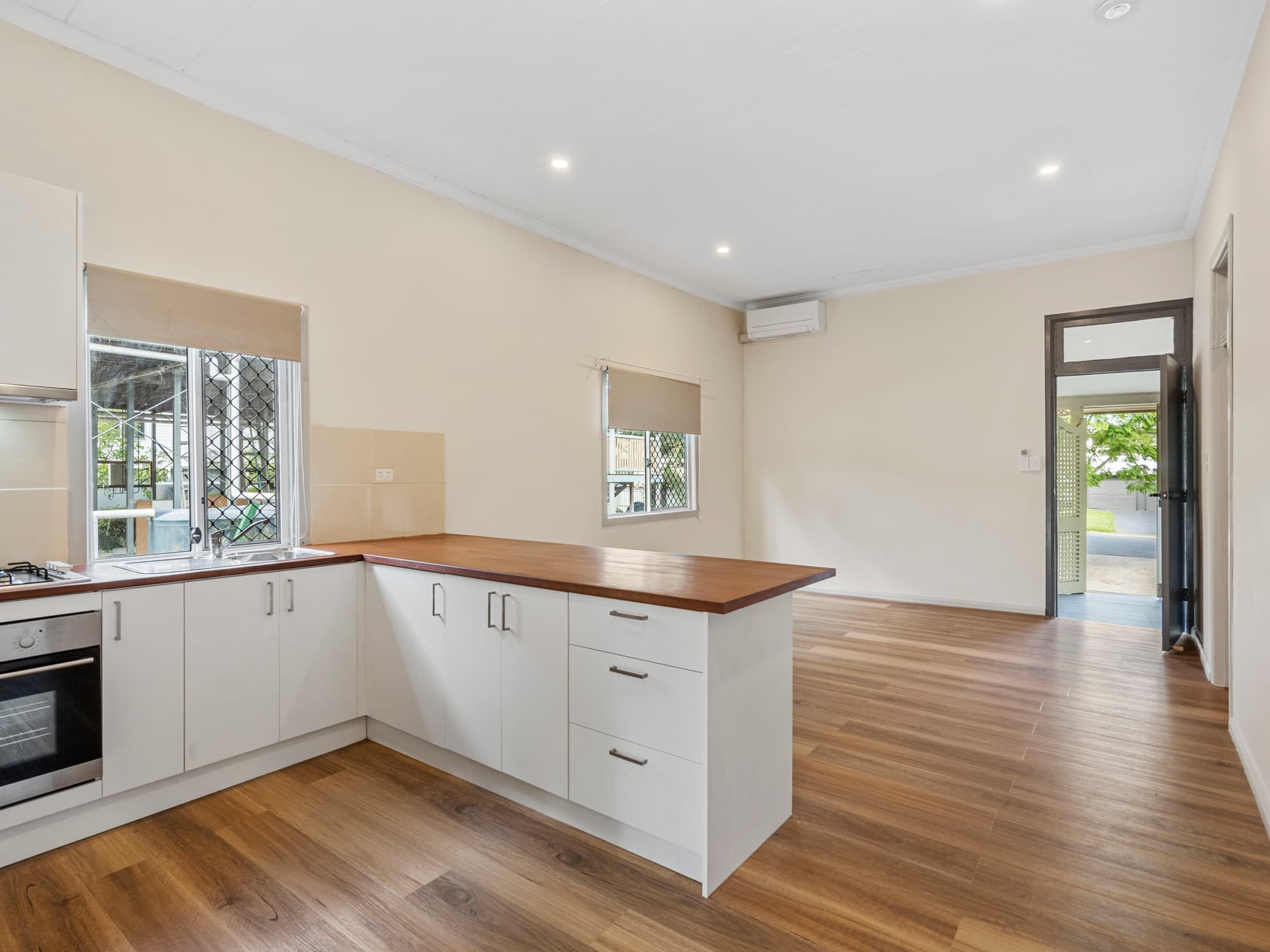 6 Golf Links Road, Rocklea, Rocklea — photo 1 of 6
