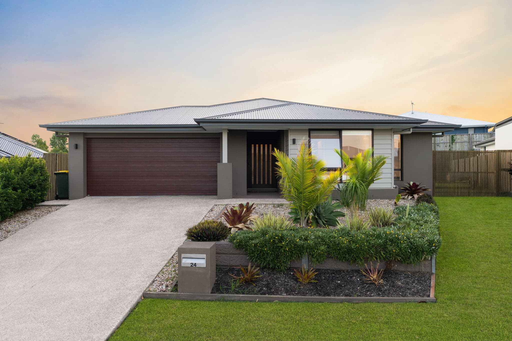 24 Guroman Drive, Greenbank, Greenbank — photo 1 of 5