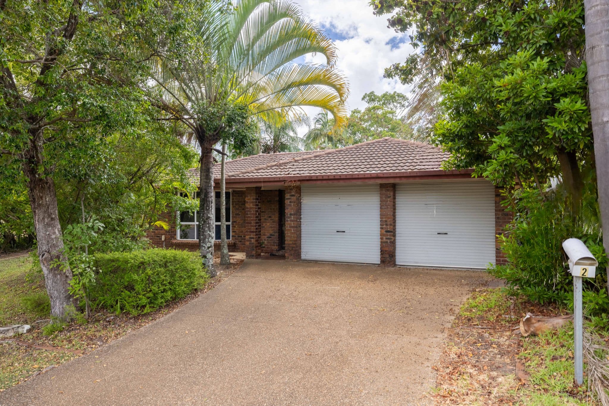2 Cherrywood Street, Sunnybank Hills — photo 1 of 5