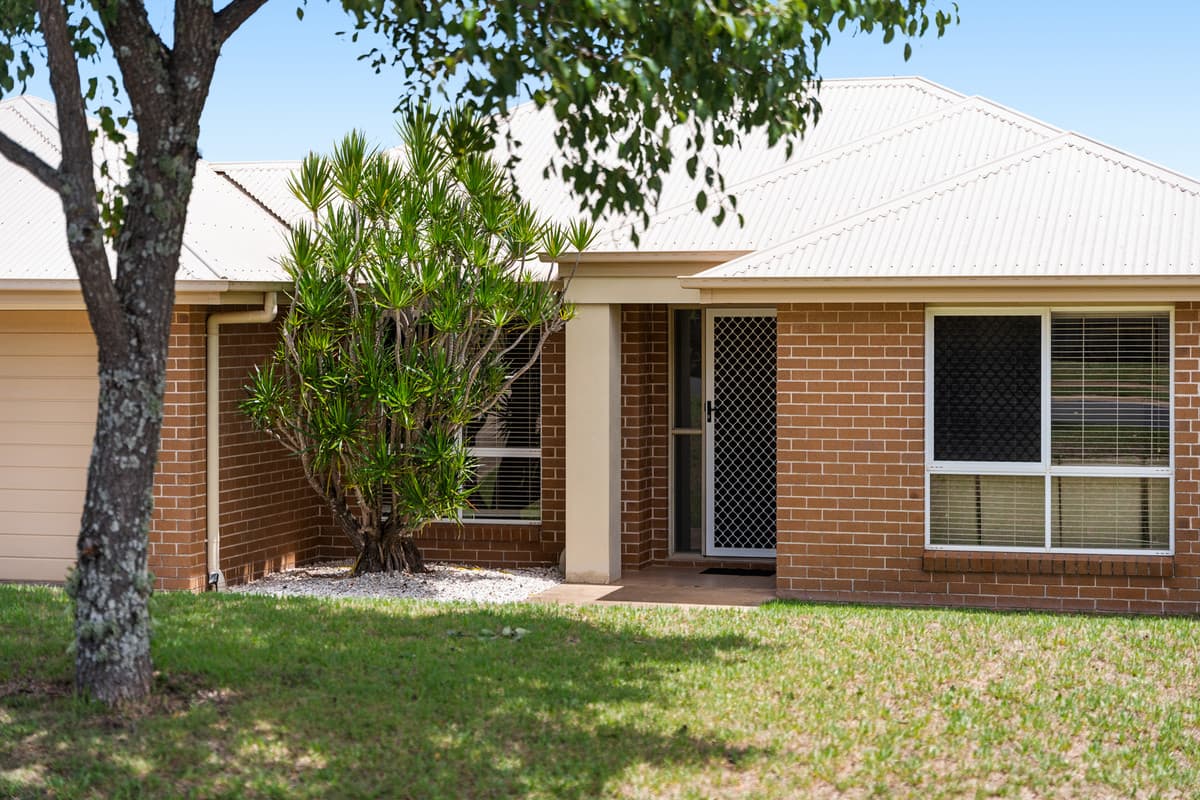 32 Kalimna Drive, Highfields, Highfields — photo 1 of 5