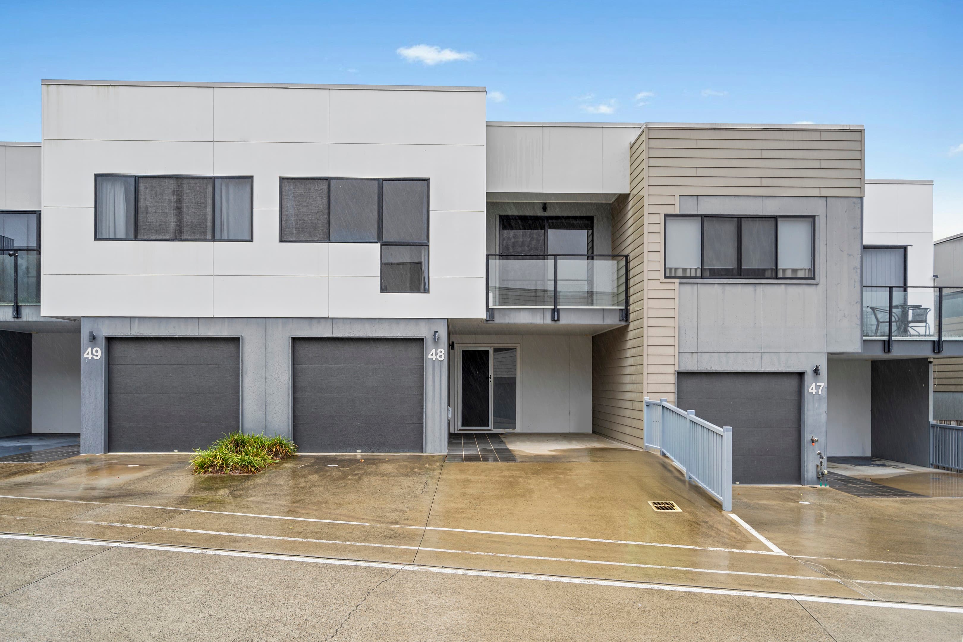 48/105-109 Barbaralla Drive, Springwood, Springwood — photo 1 of 5