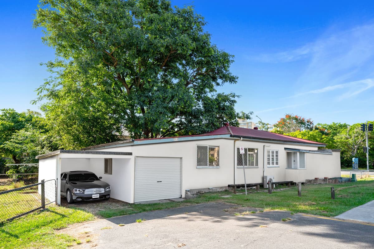 247 Sir Fred Schonell Drive, St Lucia - Image 1