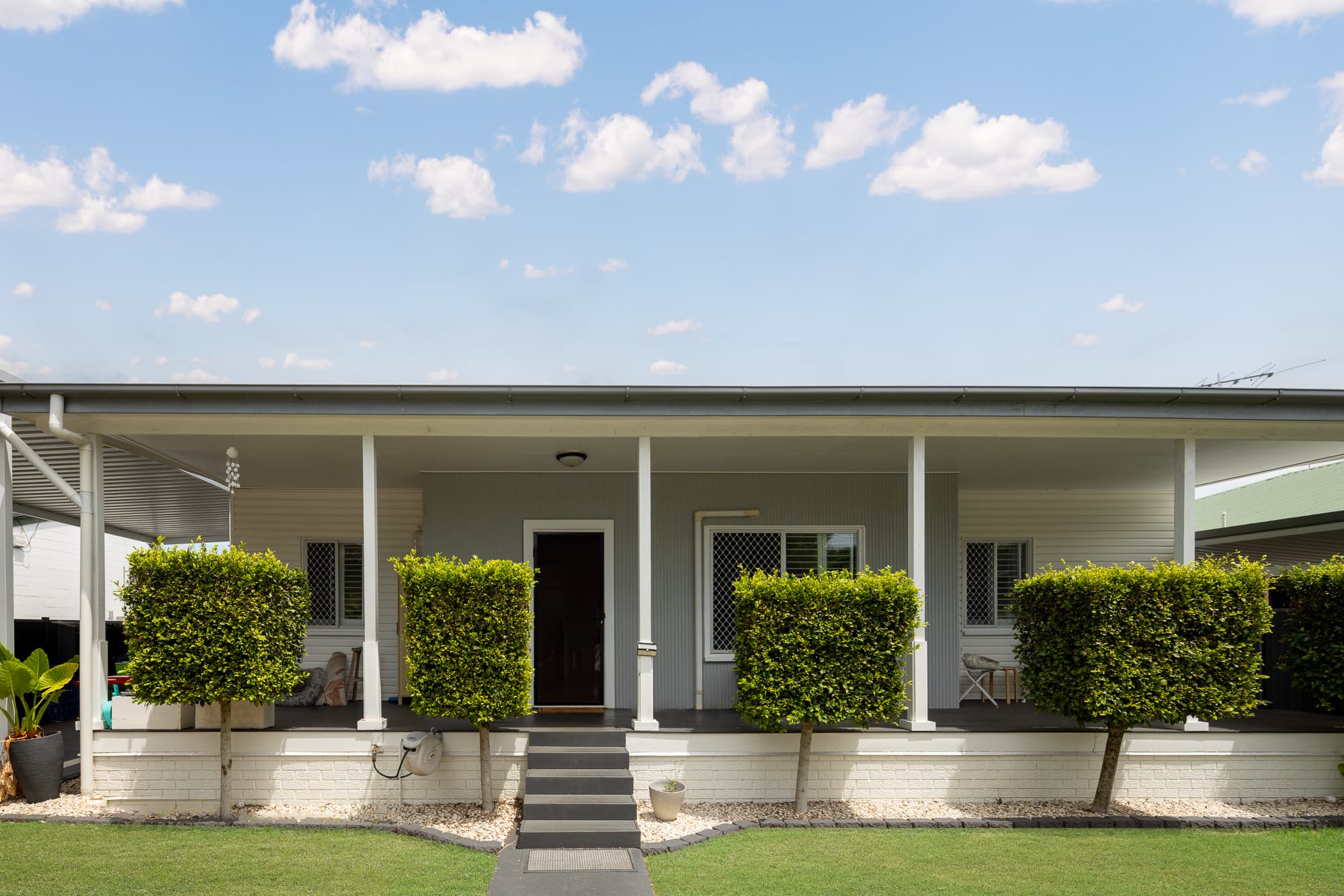 18 Yacht Street, Clontarf — photo 1 of 5
