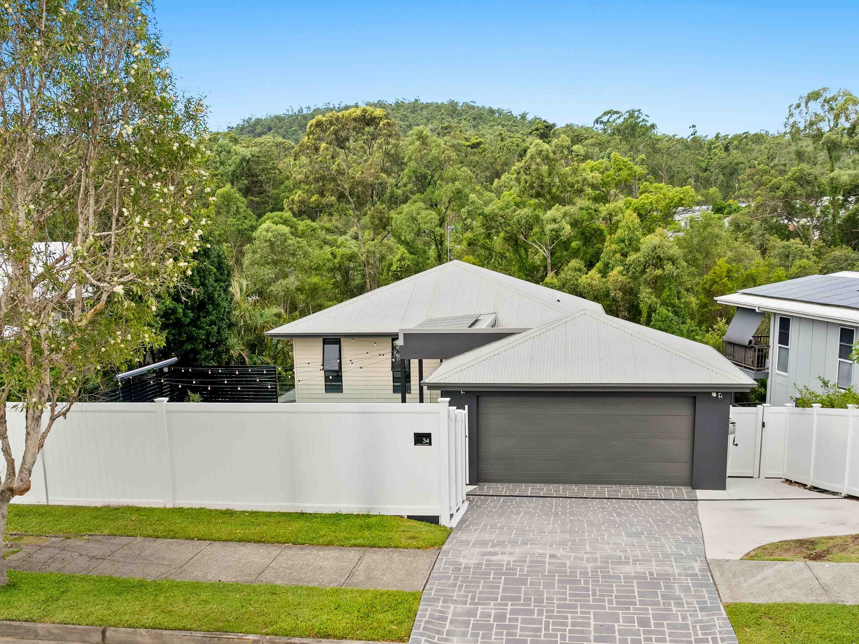 34 Cobb & Co Drive, Oxenford, Oxenford — photo 1 of 6