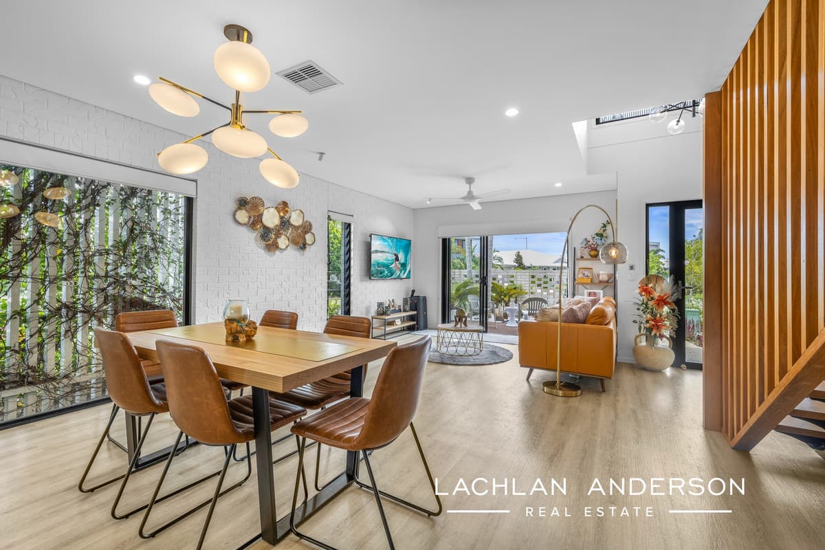 33 Leslie Crescent, Baringa - Image 1