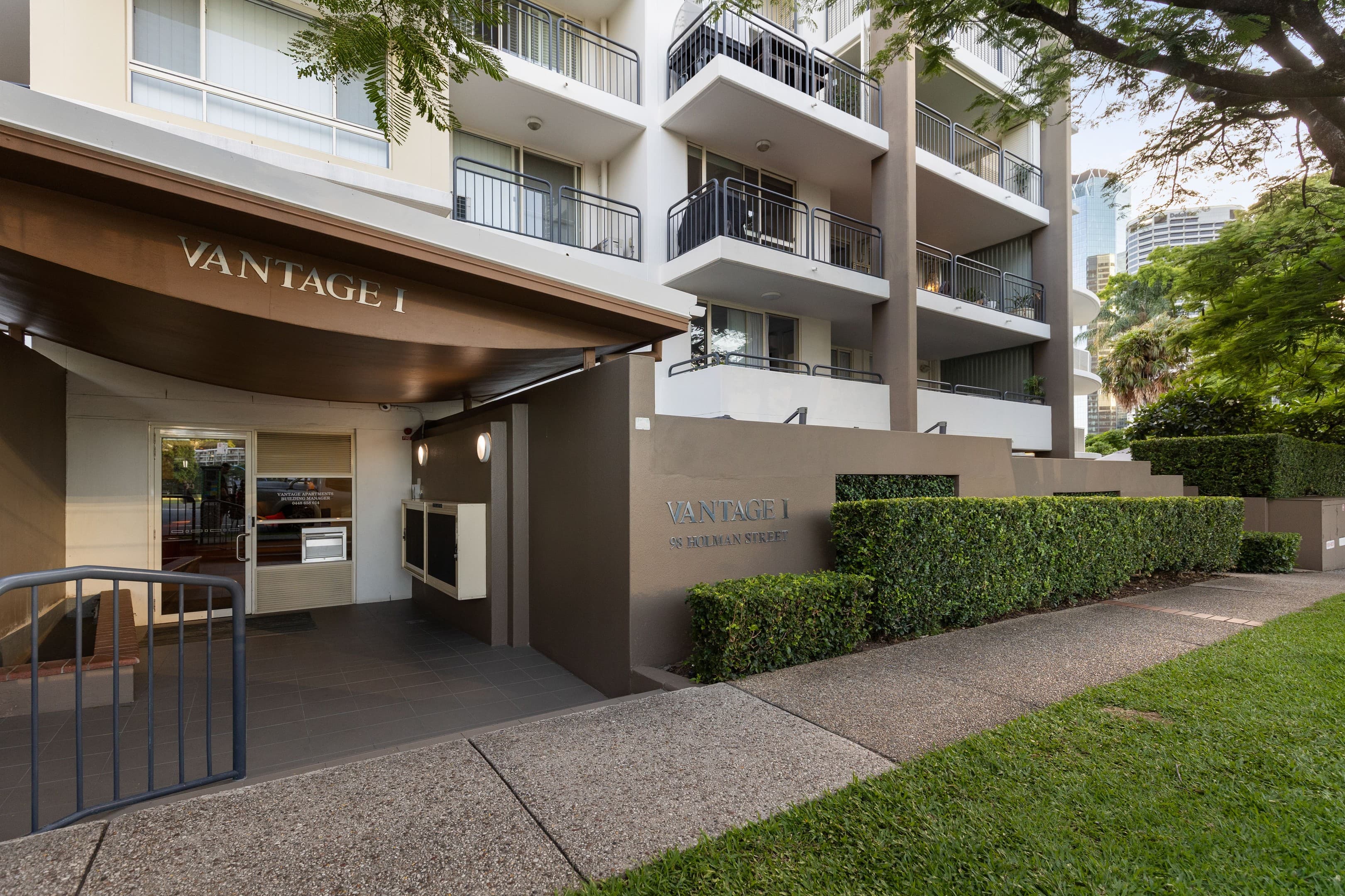 UNIT 106/98 Holman Street, Kangaroo Point — photo 1 of 5