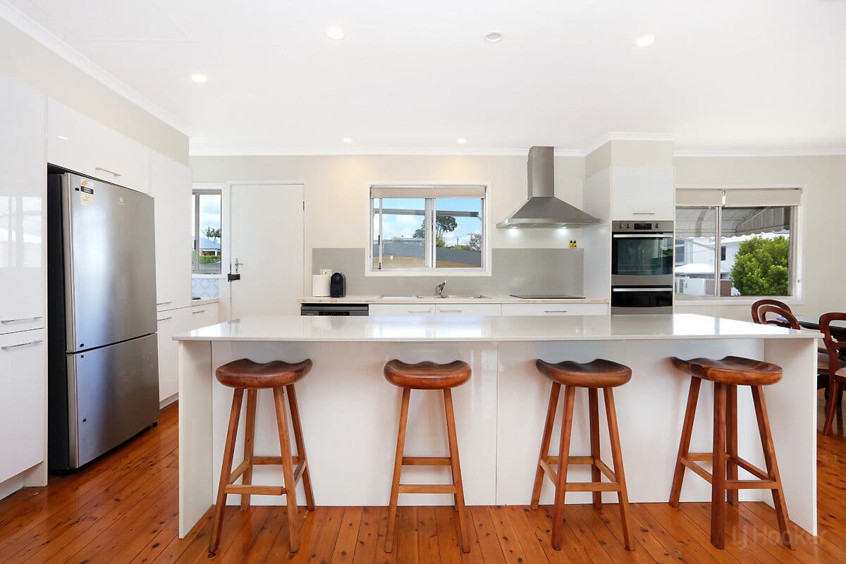 8 Plover Avenue, Paradise Point — photo 1 of 5