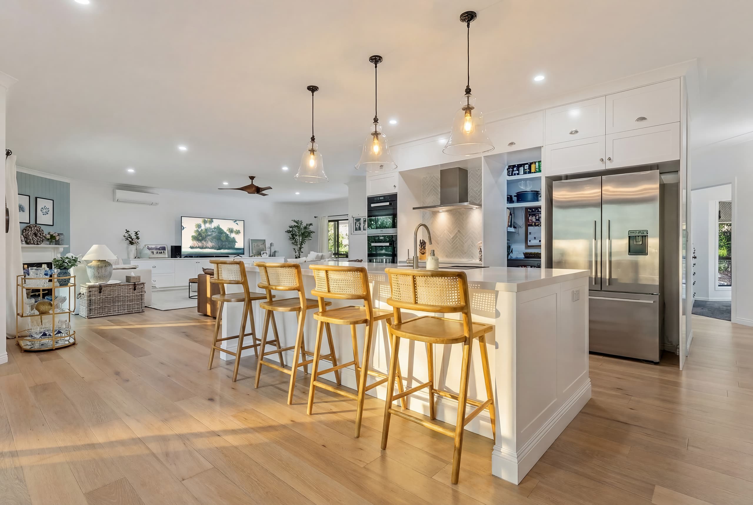 34-36 Lydford Close, Bonogin — photo 1 of 5