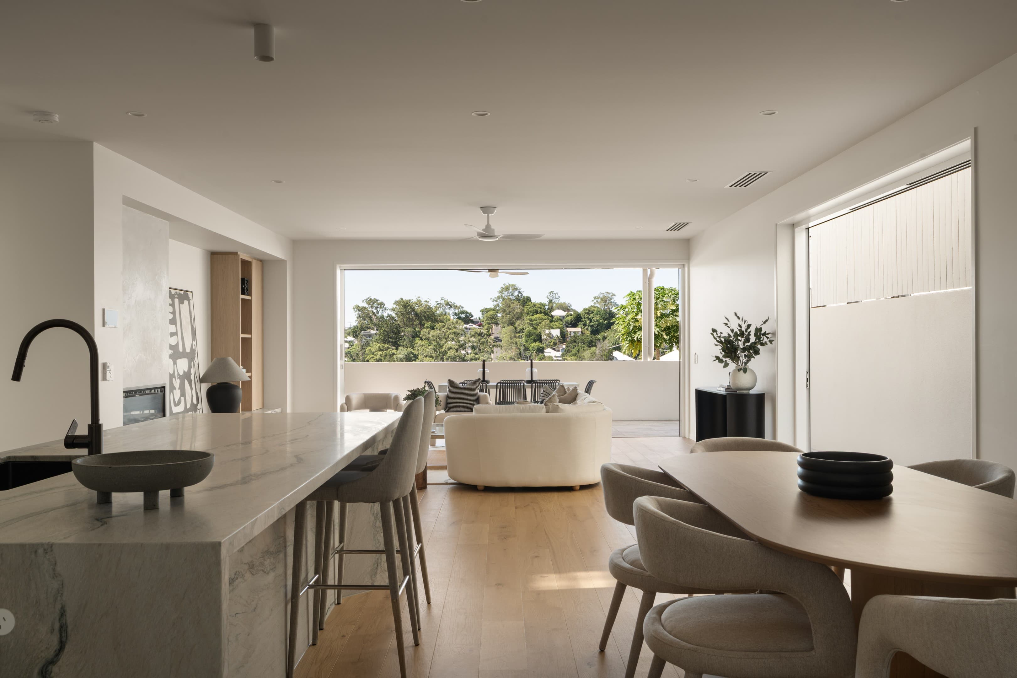 15B Victoria Crescent, Toowong — photo 1 of 5