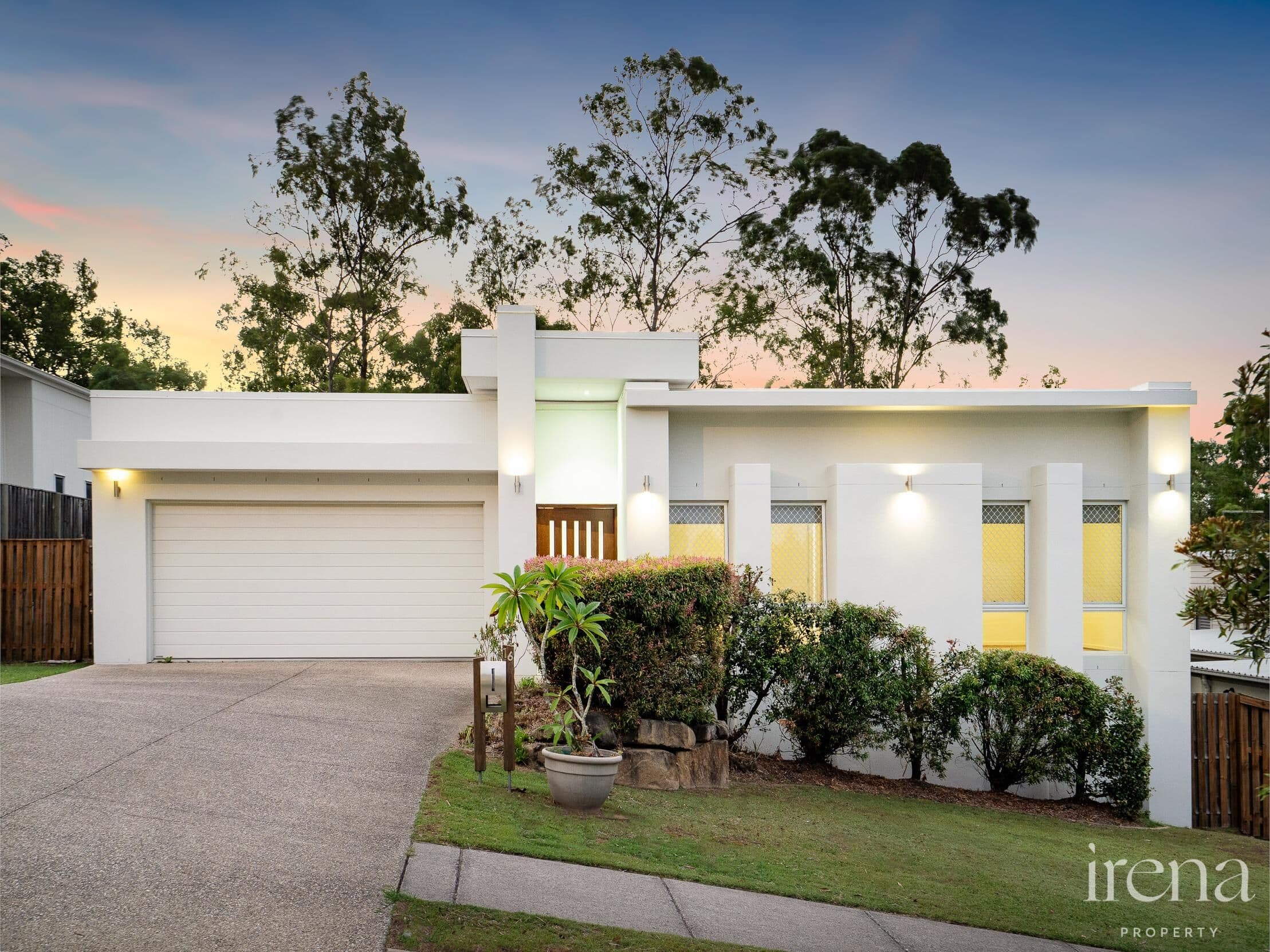 16 Black Teak Court, Brookwater - Image 1