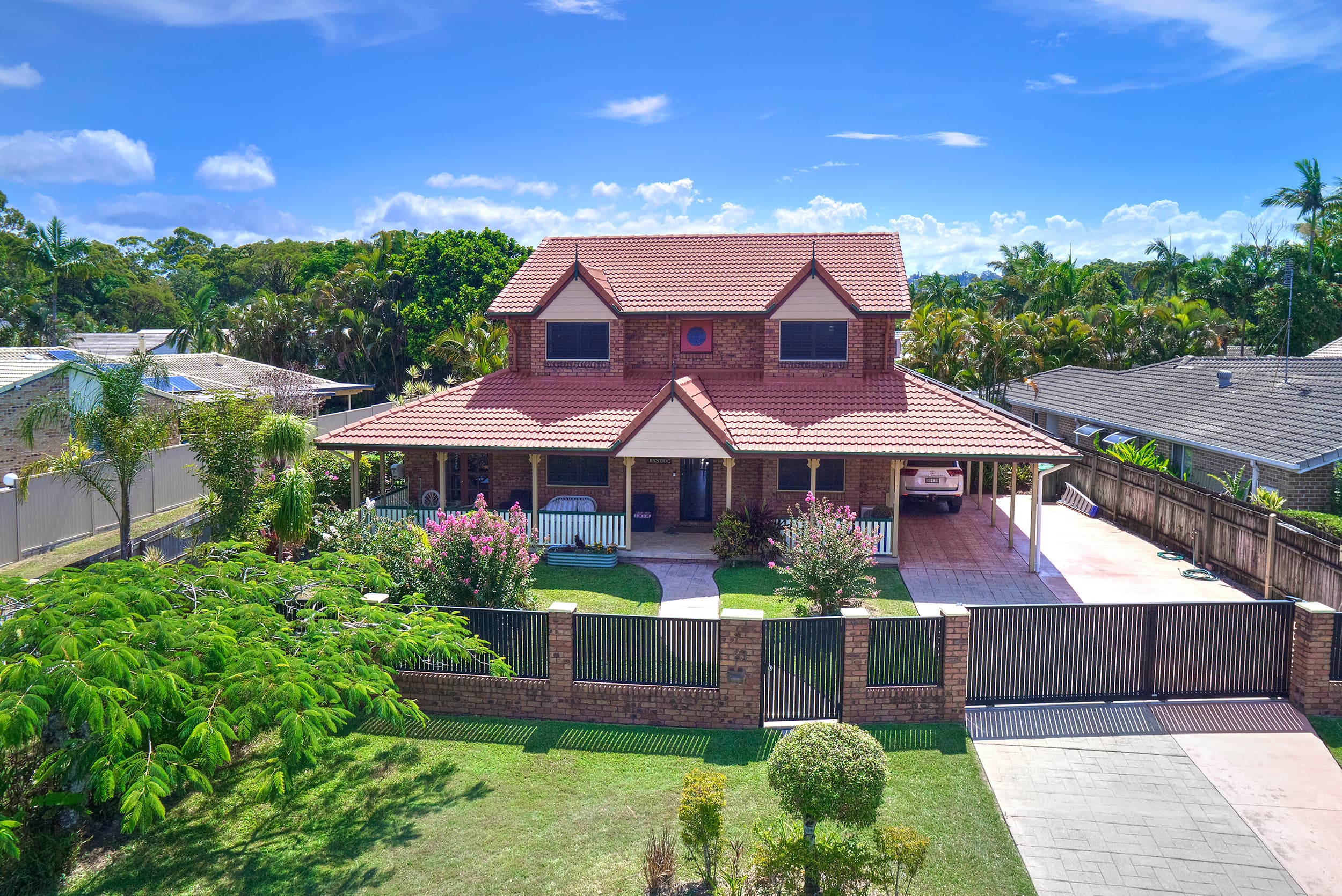 33 Kapilano Crescent, Mountain Creek, Mountain Creek — photo 1 of 5